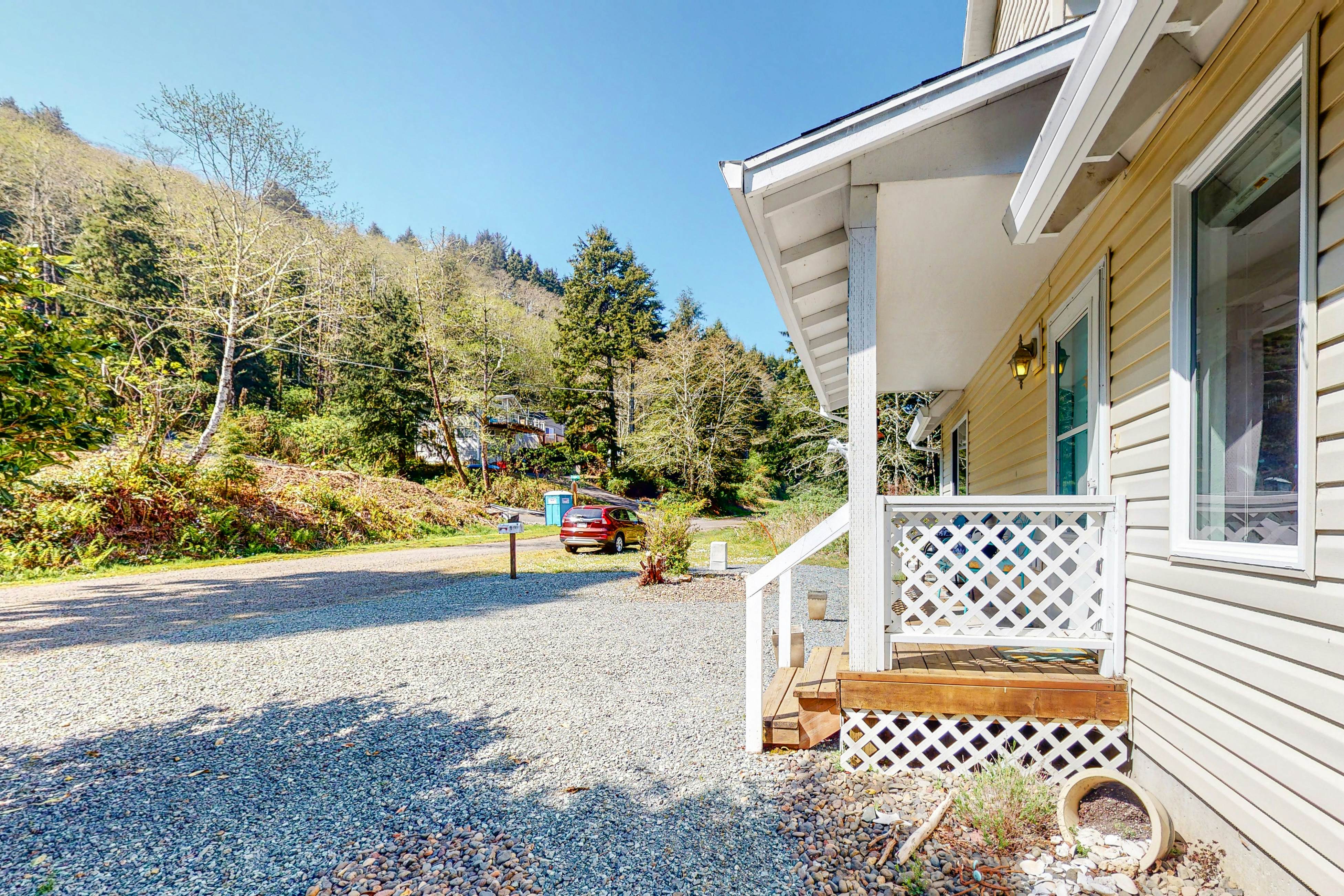 Dog Friendly Cottage Near Downtown with Firepit Private Hot Tub WiFi and Laundry