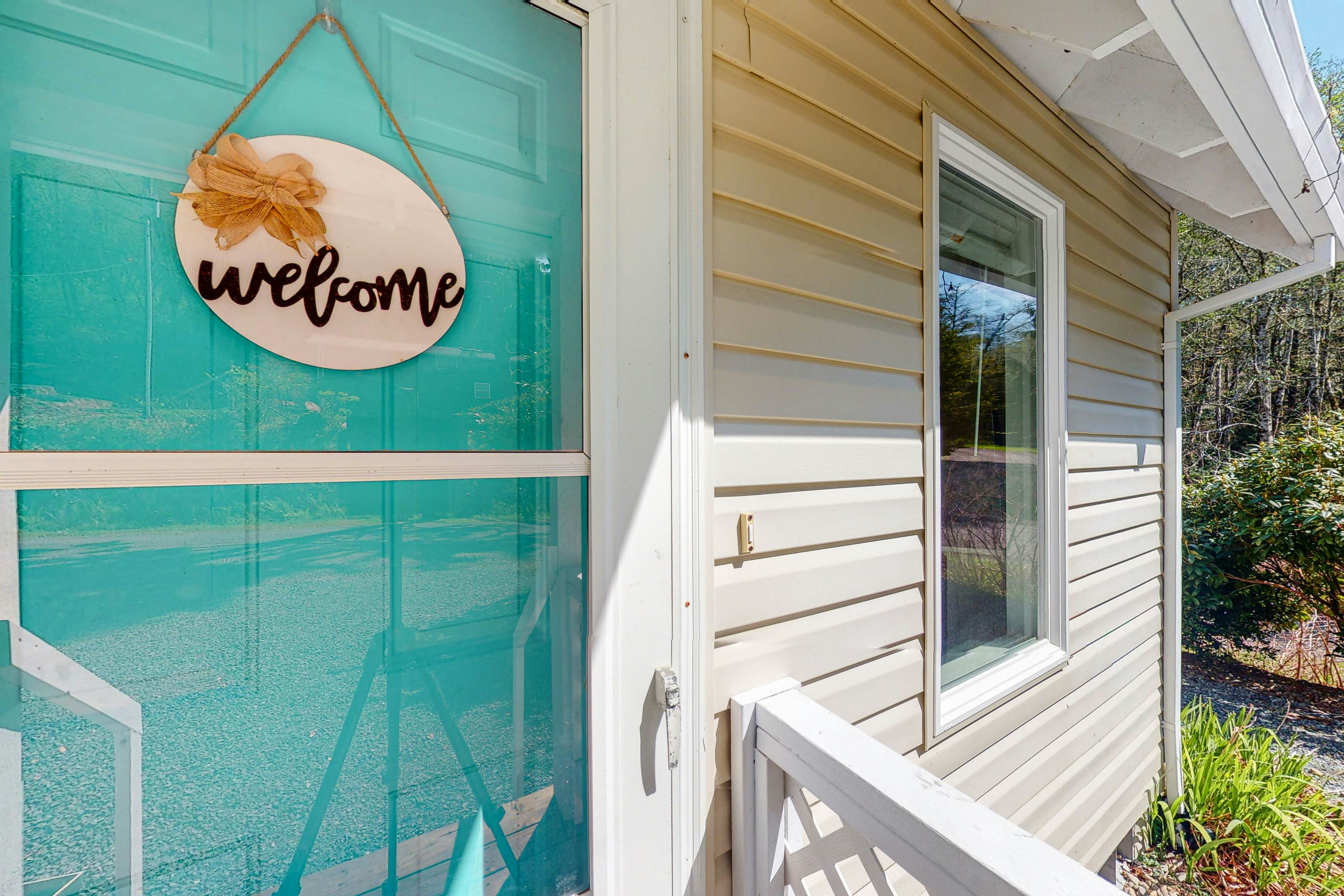 Dog Friendly Cottage Near Downtown with Firepit Private Hot Tub WiFi and Laundry