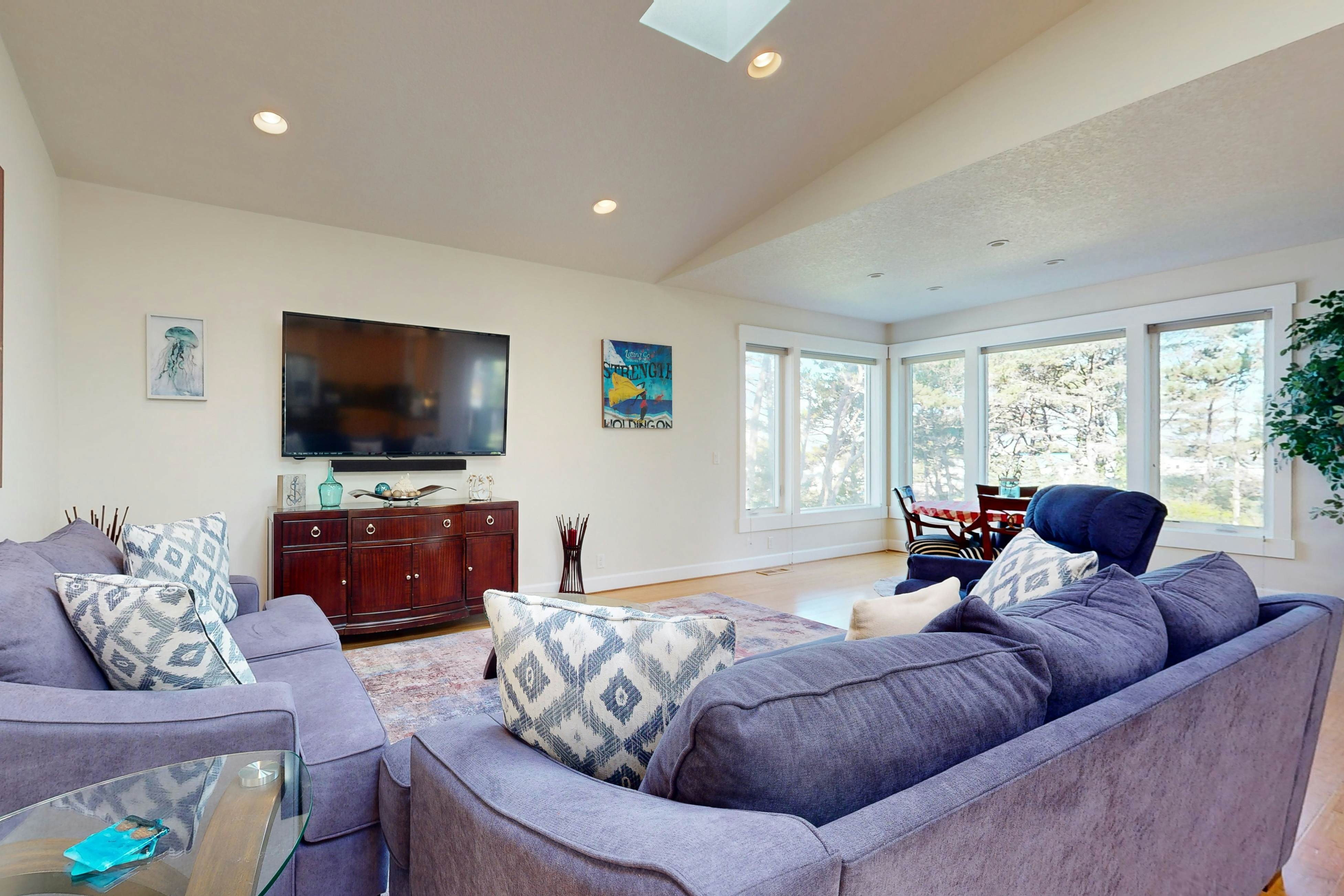 Beachside home with firepit media room walk 2 minutes to beach access