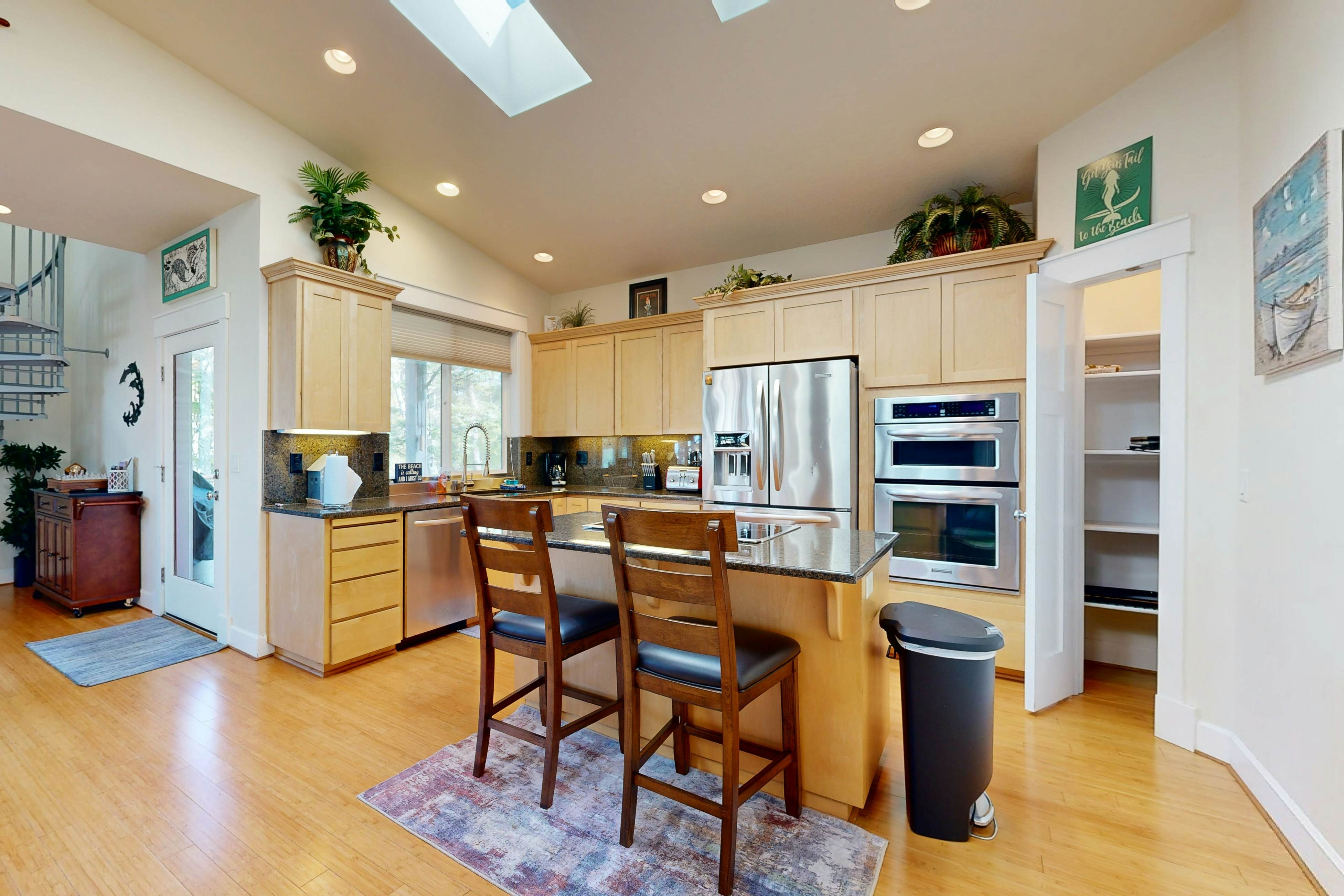 Beachside home with firepit media room walk 2 minutes to beach access