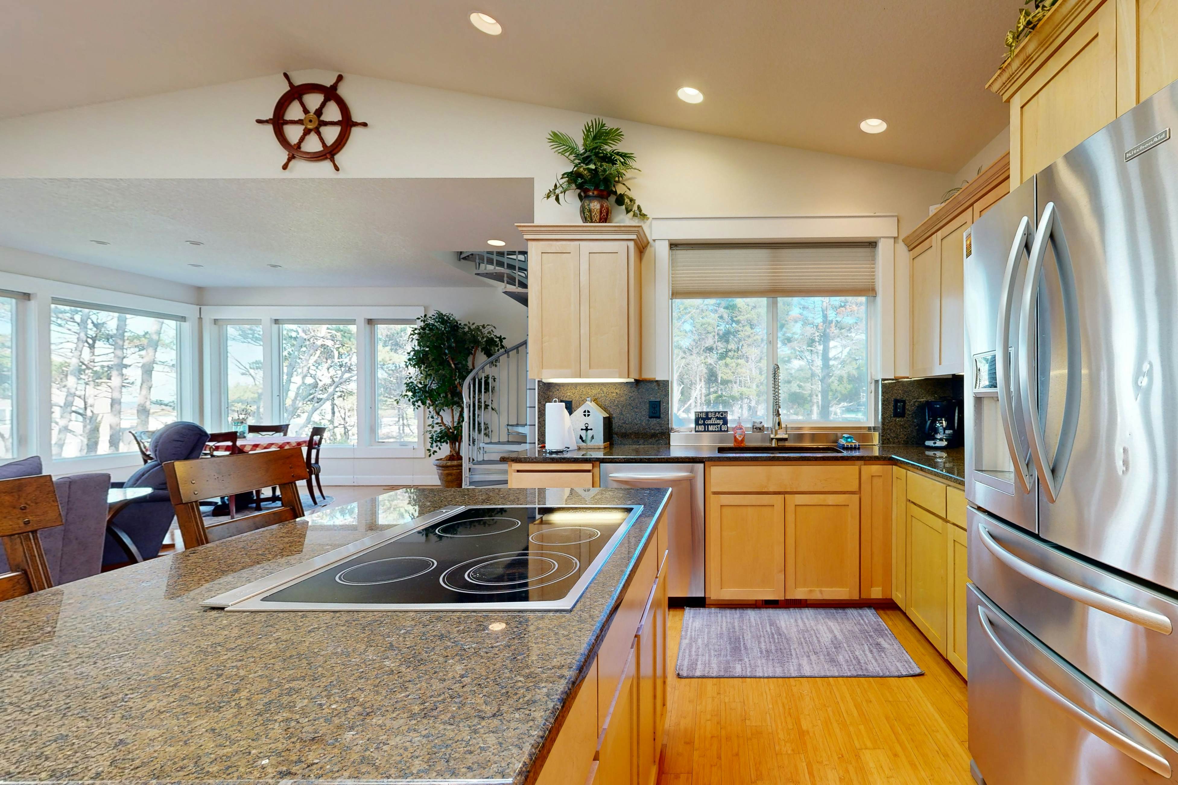 Beachside home with firepit media room walk 2 minutes to beach access