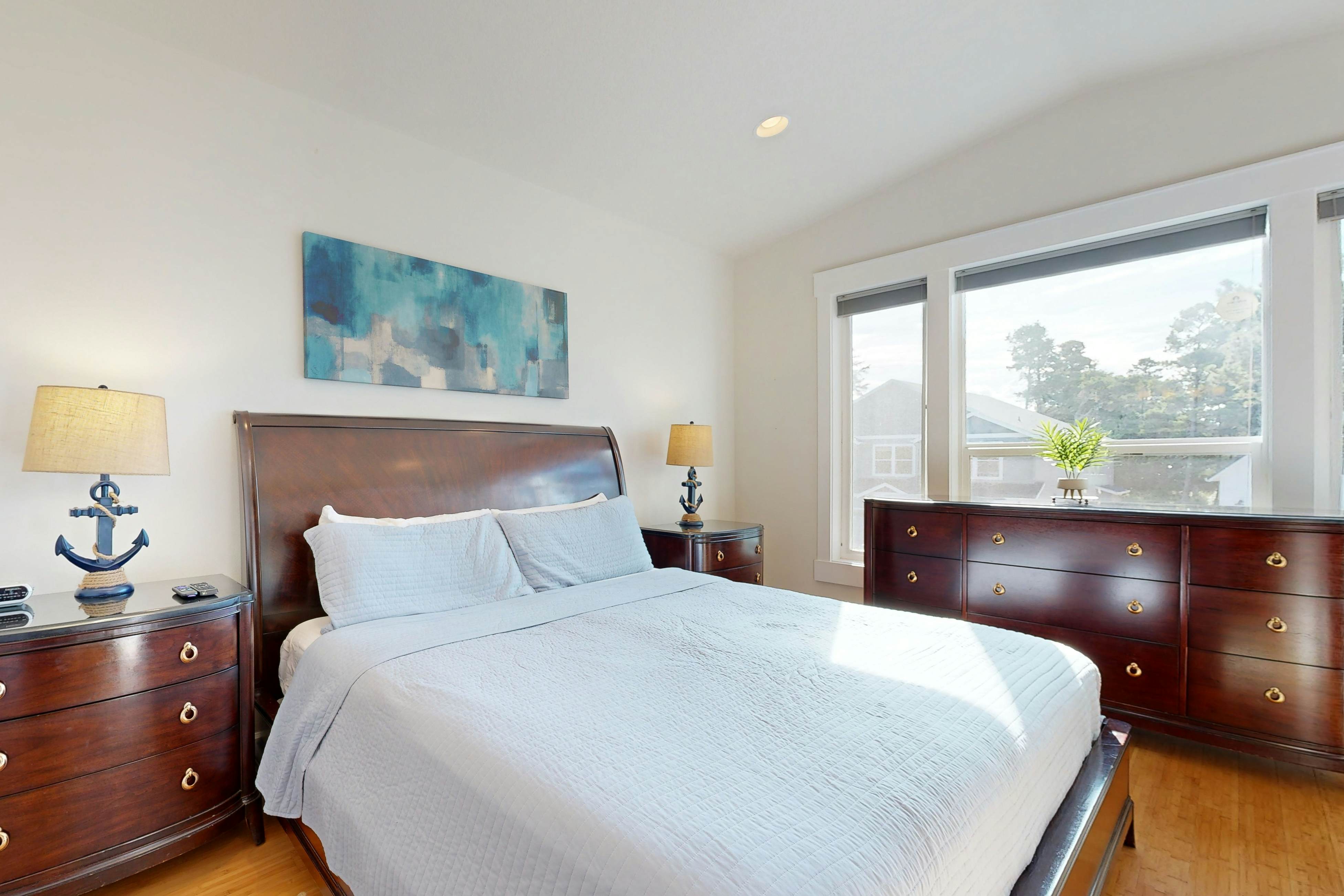 Beachside home with firepit media room walk 2 minutes to beach access