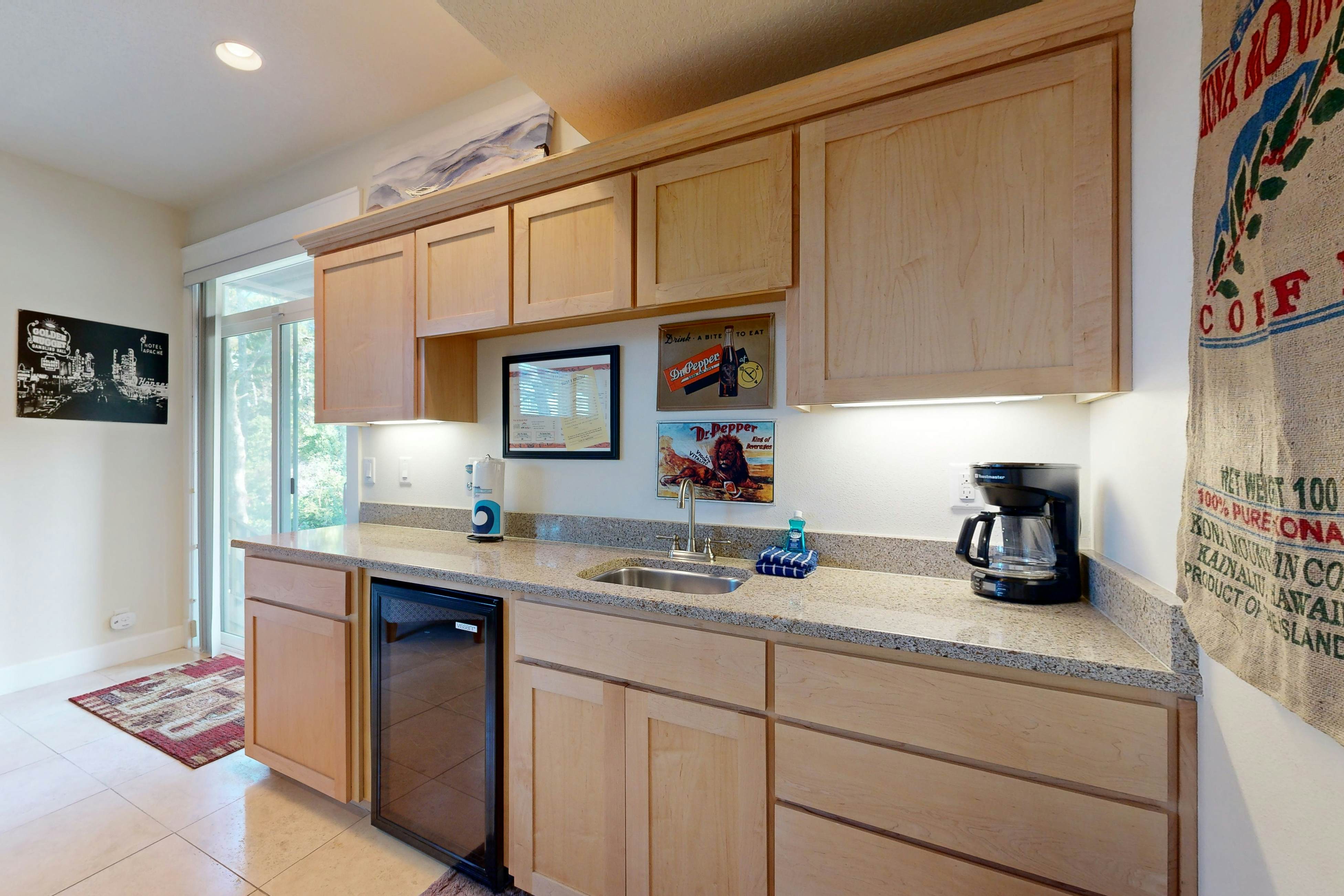 Beachside home with firepit media room walk 2 minutes to beach access