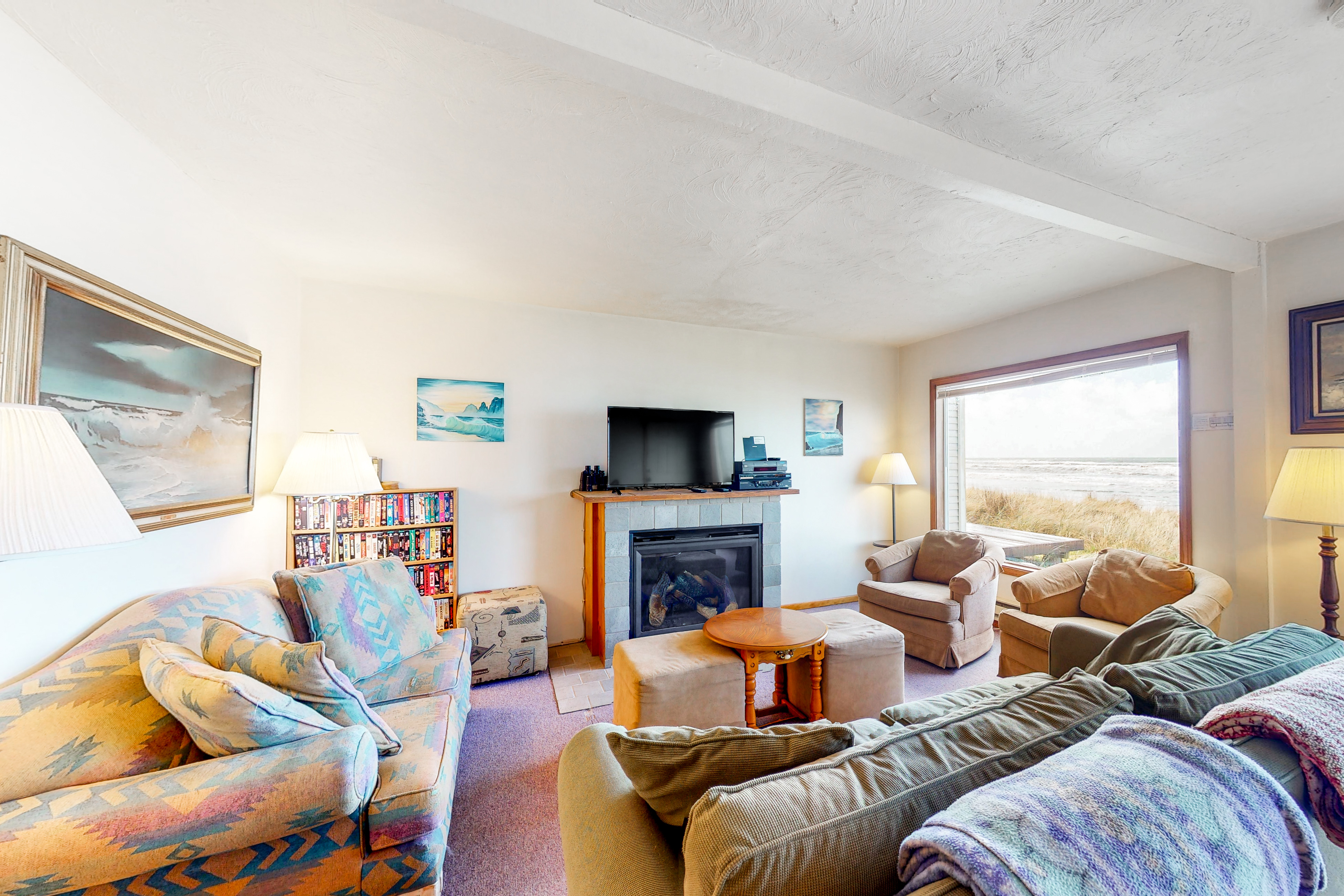 Oceanfront Home with Great Ocean View Deck Fireplace Beach Access 2 Dogs OK