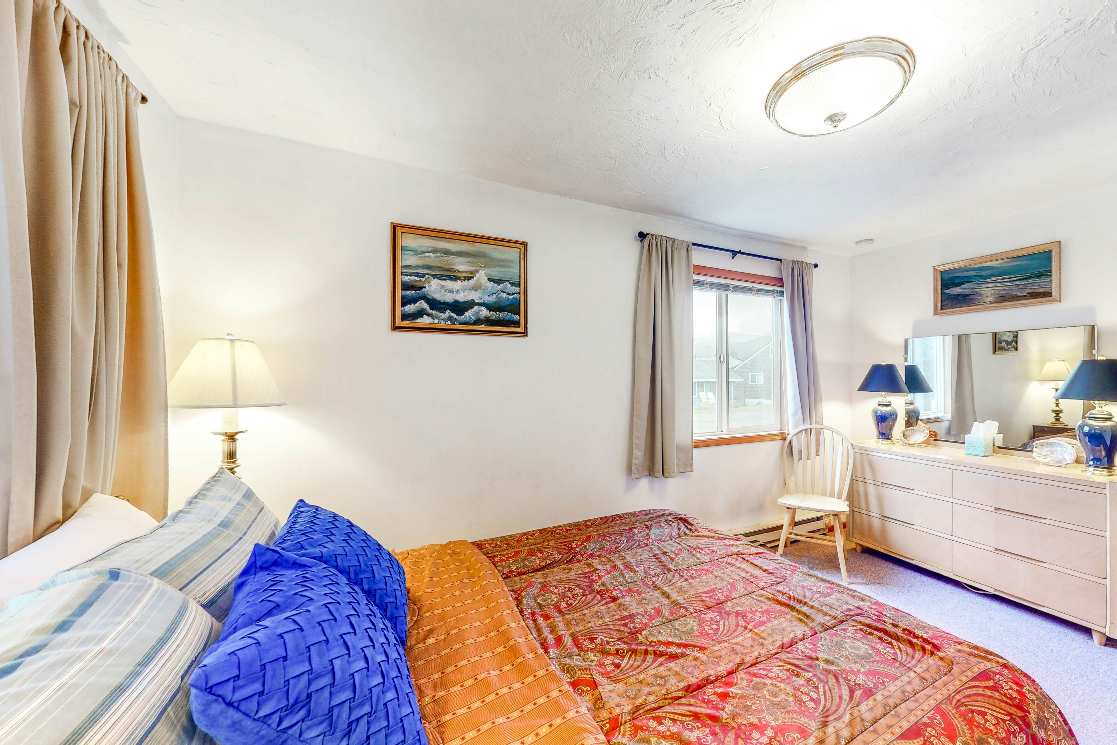 Oceanfront Home with Great Ocean View Deck Fireplace Beach Access 2 Dogs OK