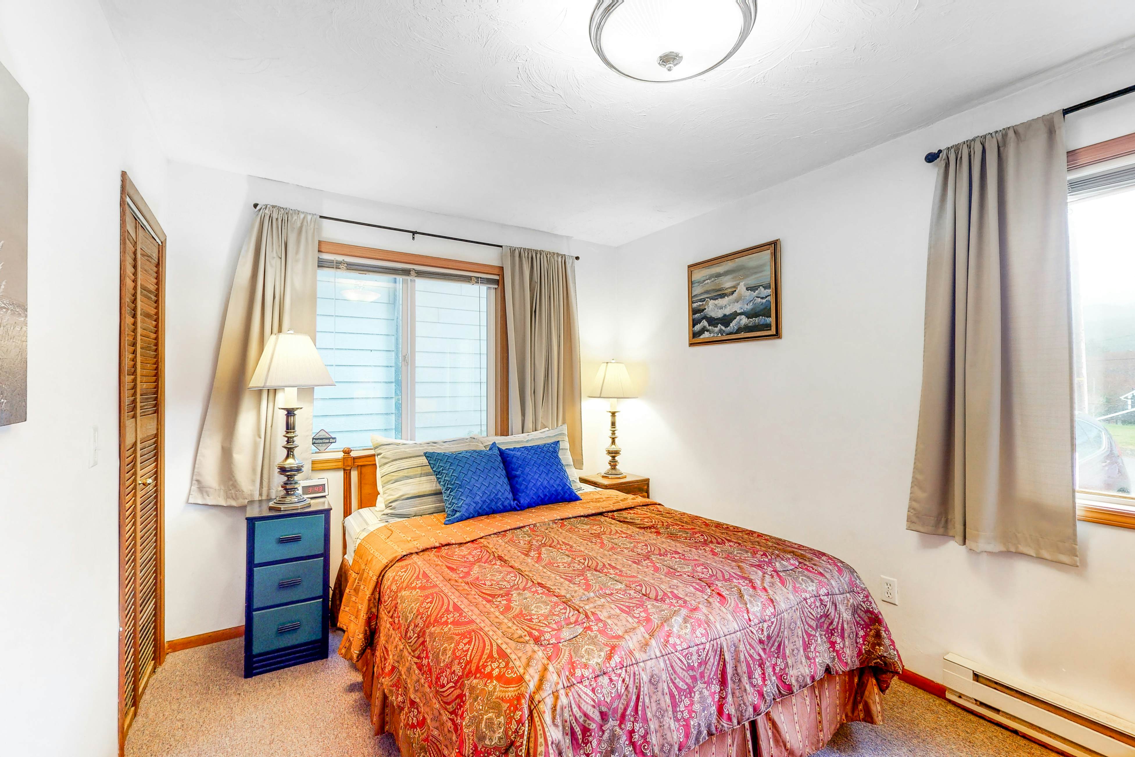 Oceanfront Home with Great Ocean View Deck Fireplace Beach Access 2 Dogs OK