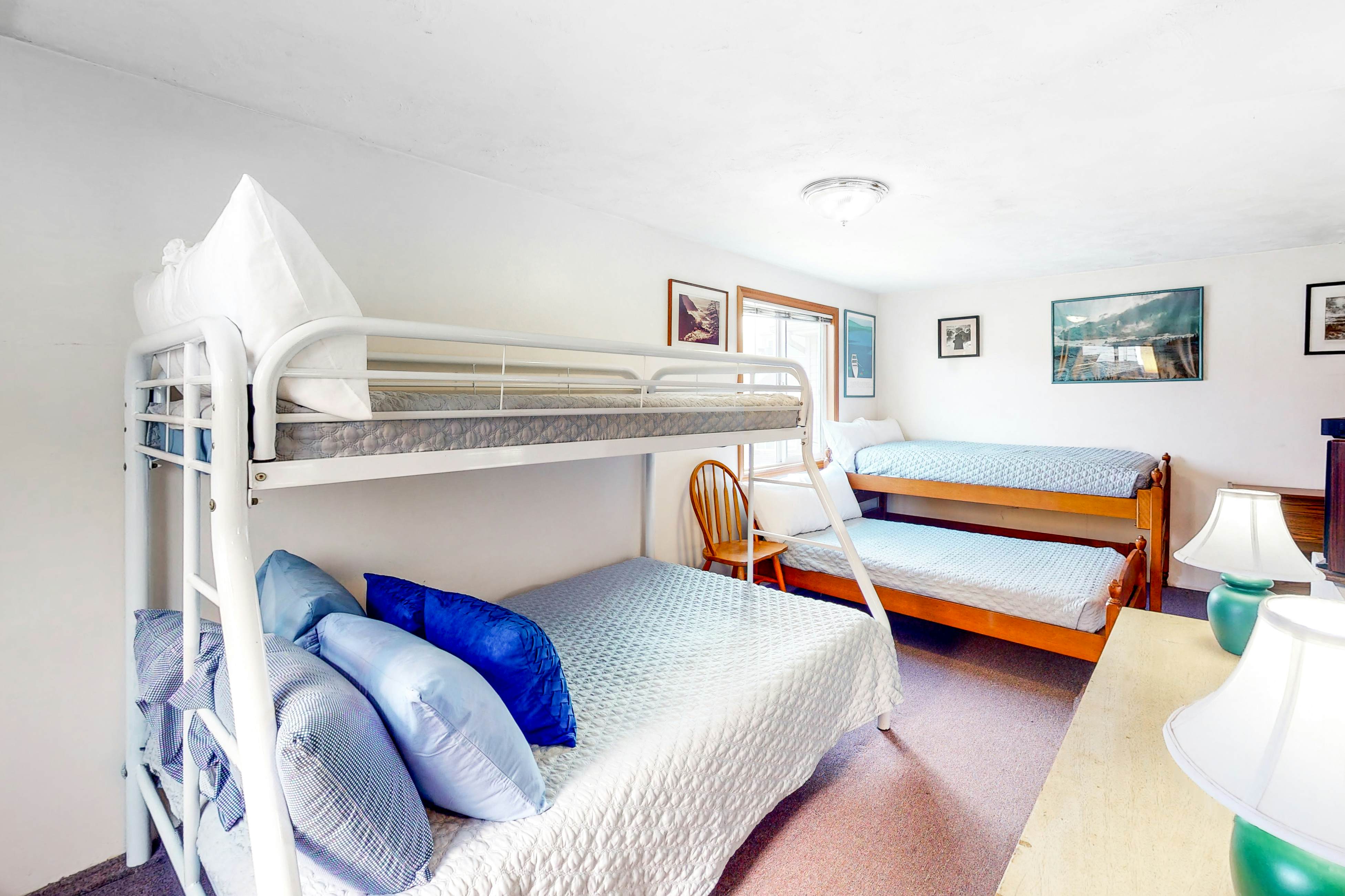 Oceanfront Home with Great Ocean View Deck Fireplace Beach Access 2 Dogs OK