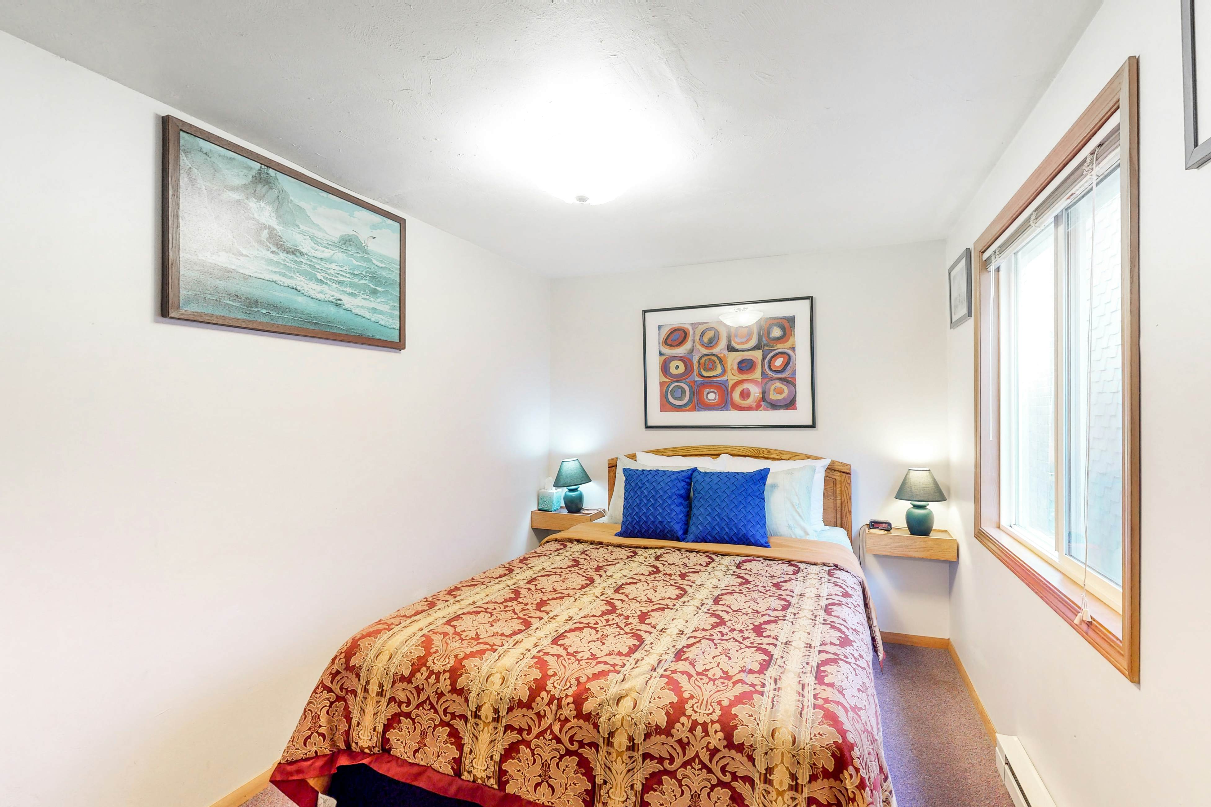 Oceanfront Home with Great Ocean View Deck Fireplace Beach Access 2 Dogs OK