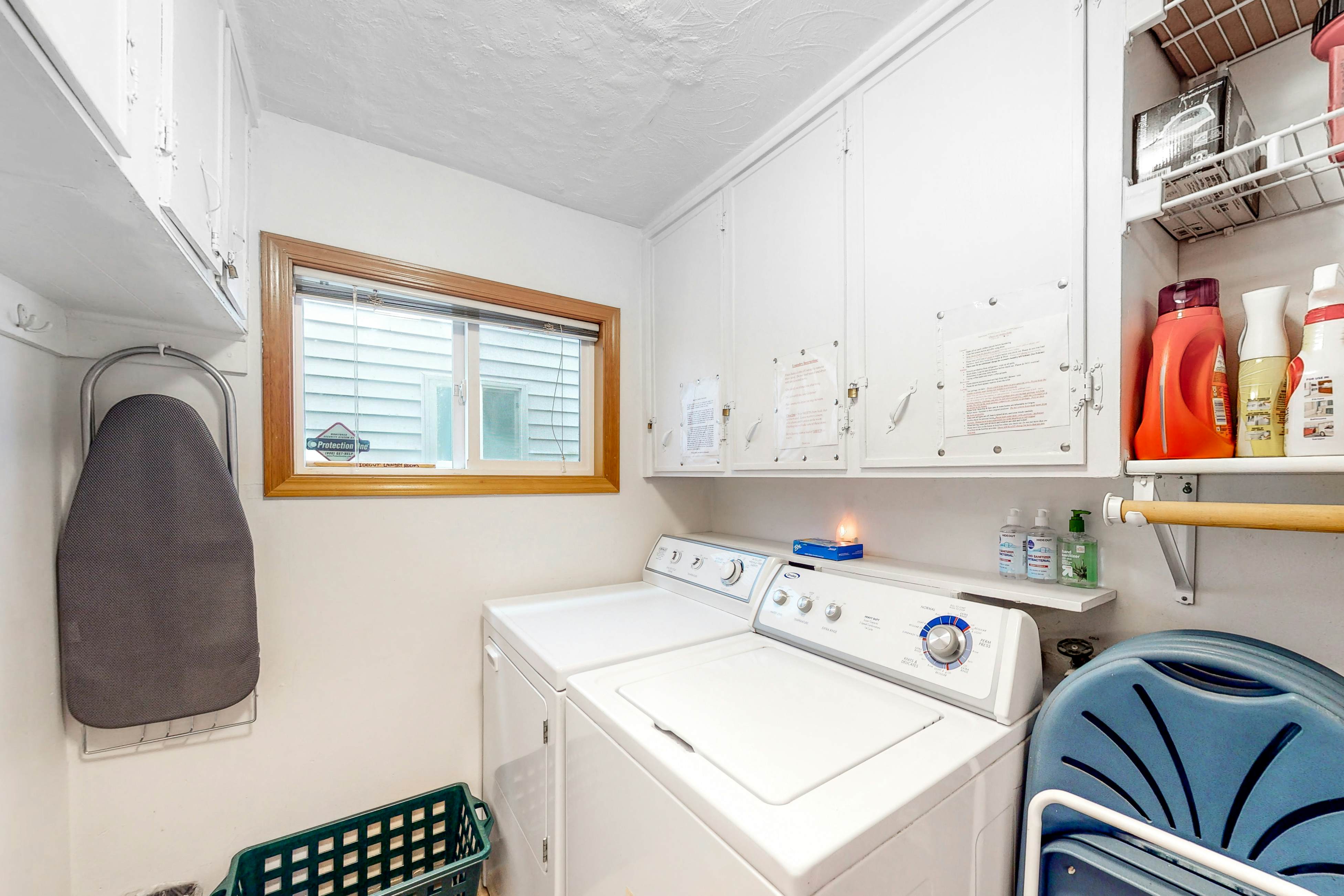 Oceanfront Home with Great Ocean View Deck Fireplace Beach Access 2 Dogs OK