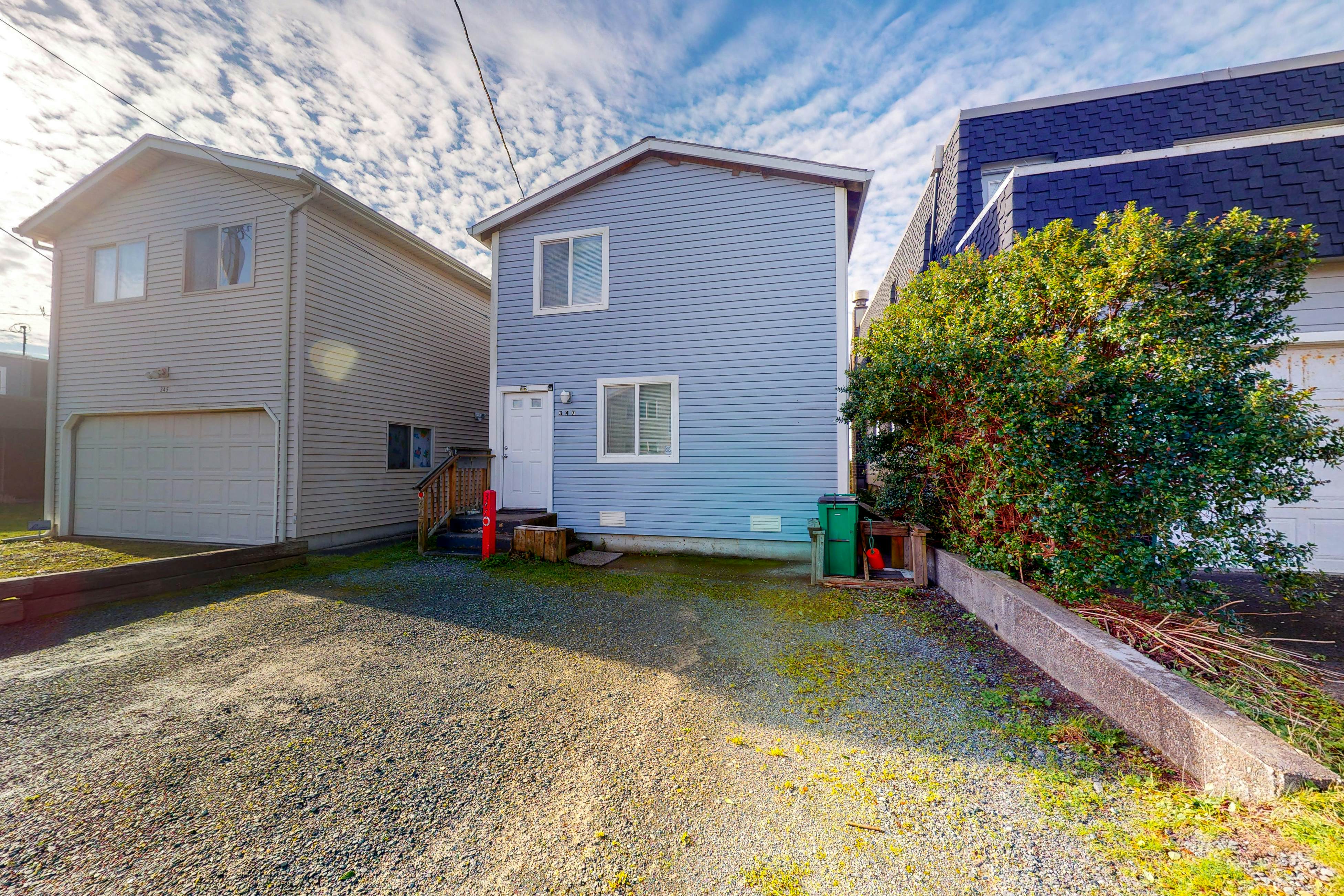 Oceanfront Home with Great Ocean View Deck Fireplace Beach Access 2 Dogs OK
