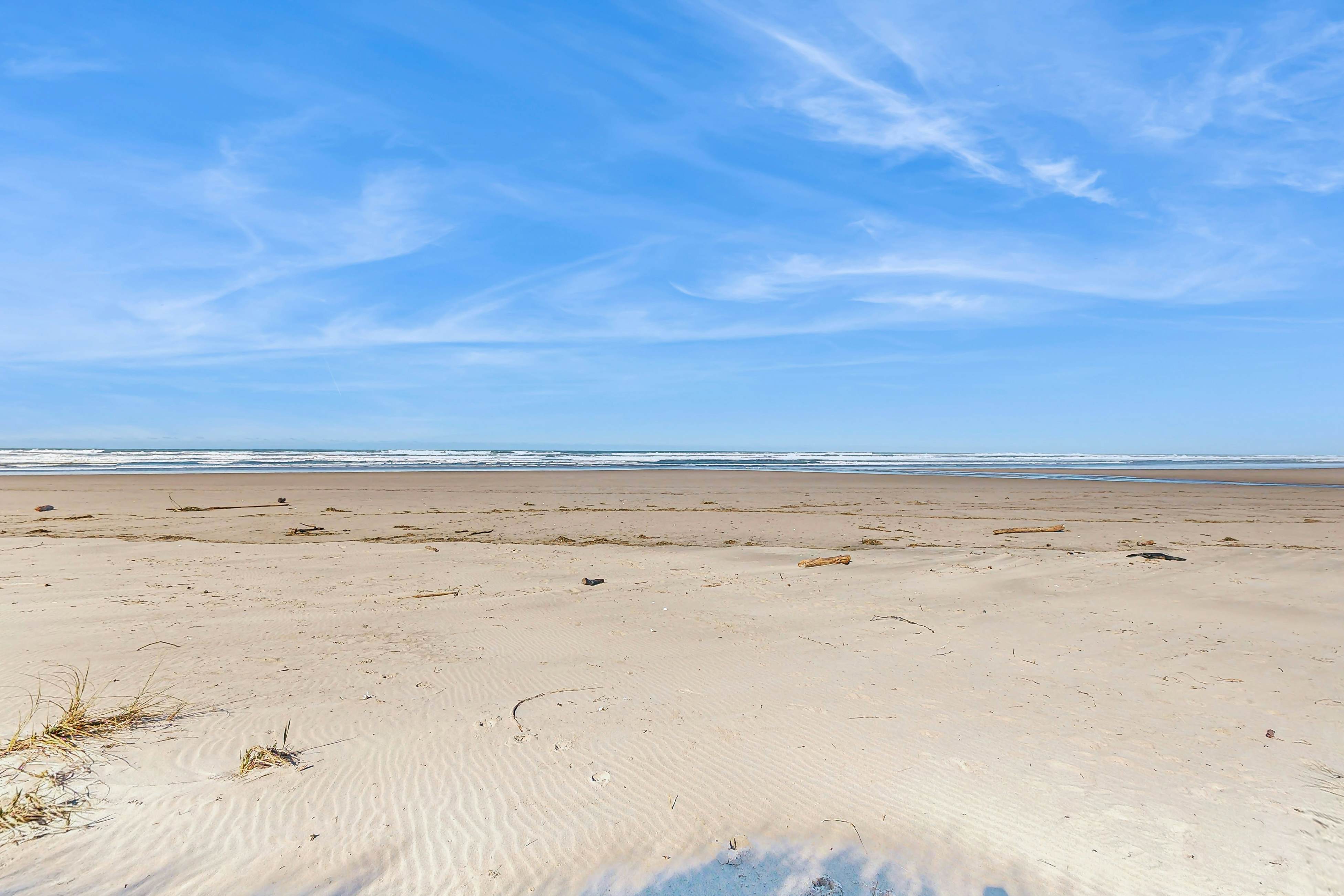 Dog-Friendly Waterfront Condo with Ocean Views - Moments From the Beach & Town