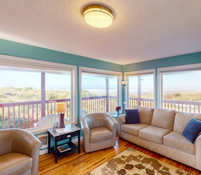 Family Friendly Oceanfront Condo with Free WiiFi Ocean Views and Easy Beach Access