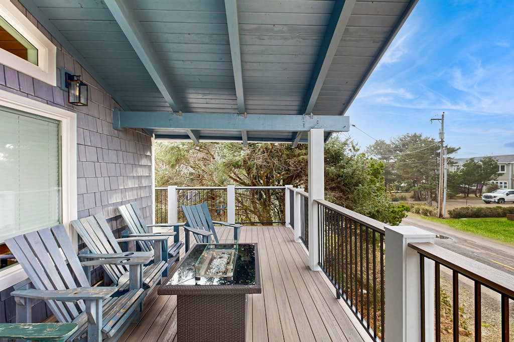 Renovated home near beach access with two kitchens and fireplace dog friendly