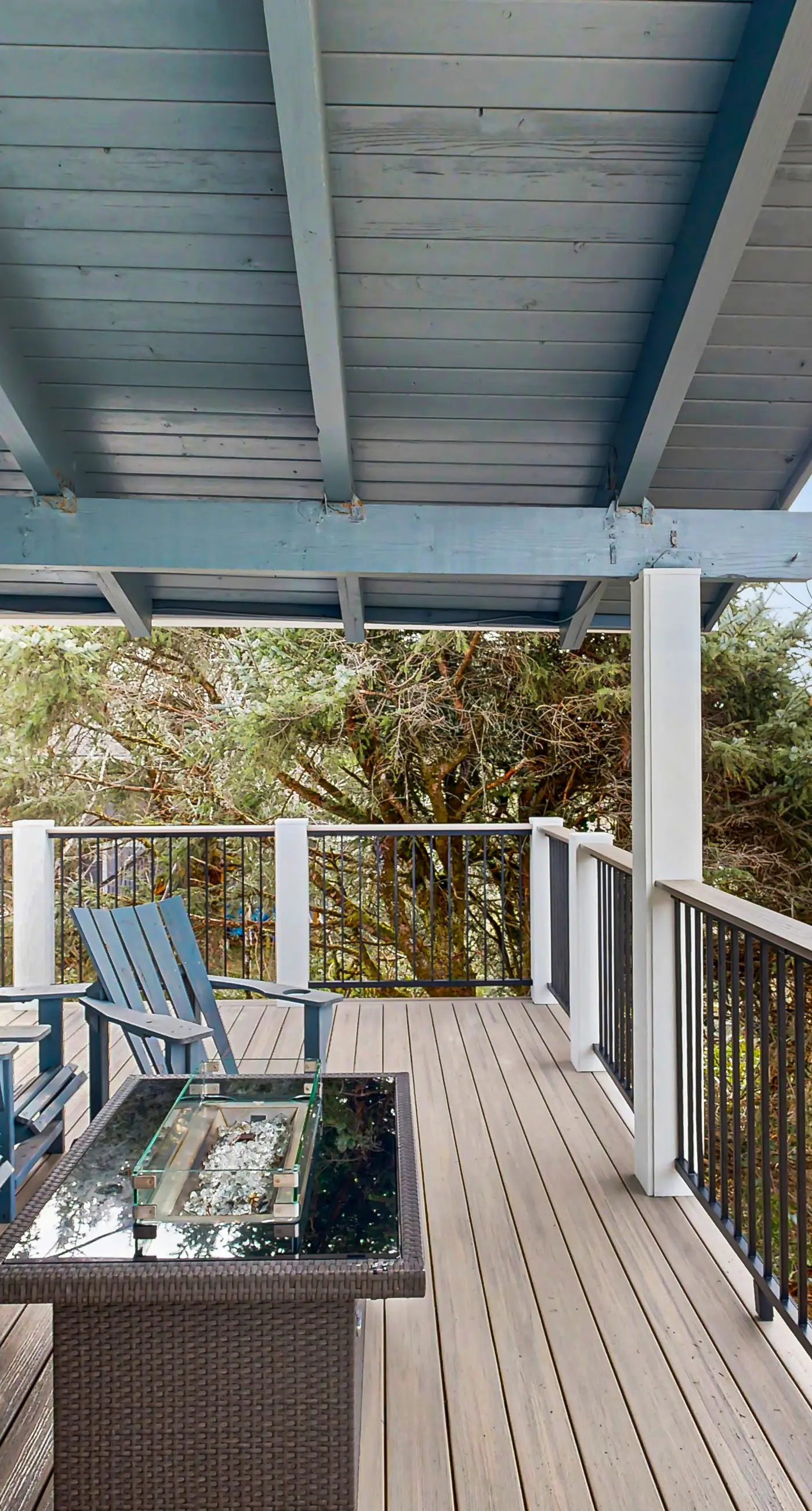 Renovated home near beach access with two kitchens and fireplace dog friendly