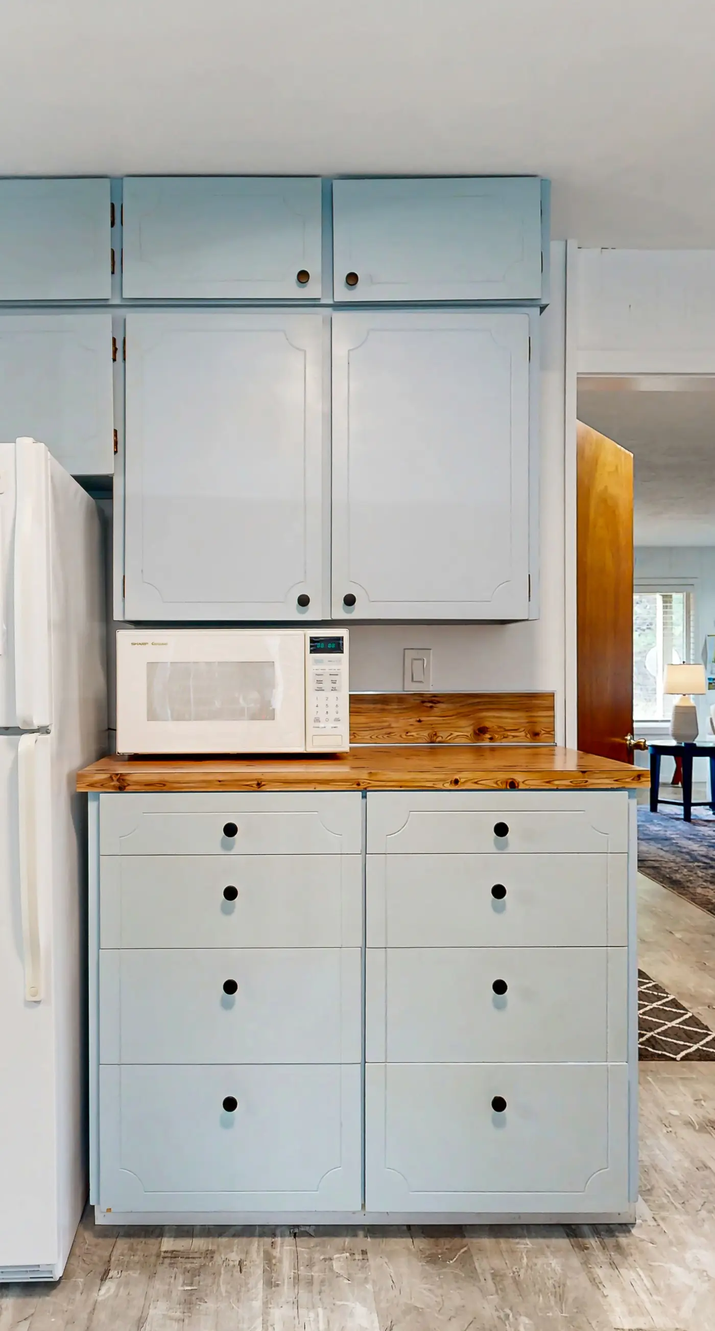 Renovated home near beach access with two kitchens and fireplace dog friendly