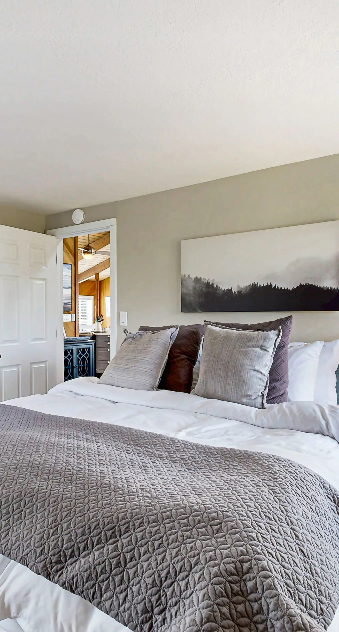 Renovated home near beach access with two kitchens and fireplace dog friendly