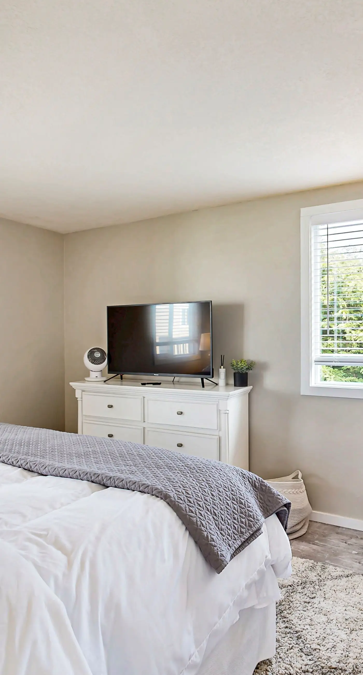 Renovated home near beach access with two kitchens and fireplace dog friendly