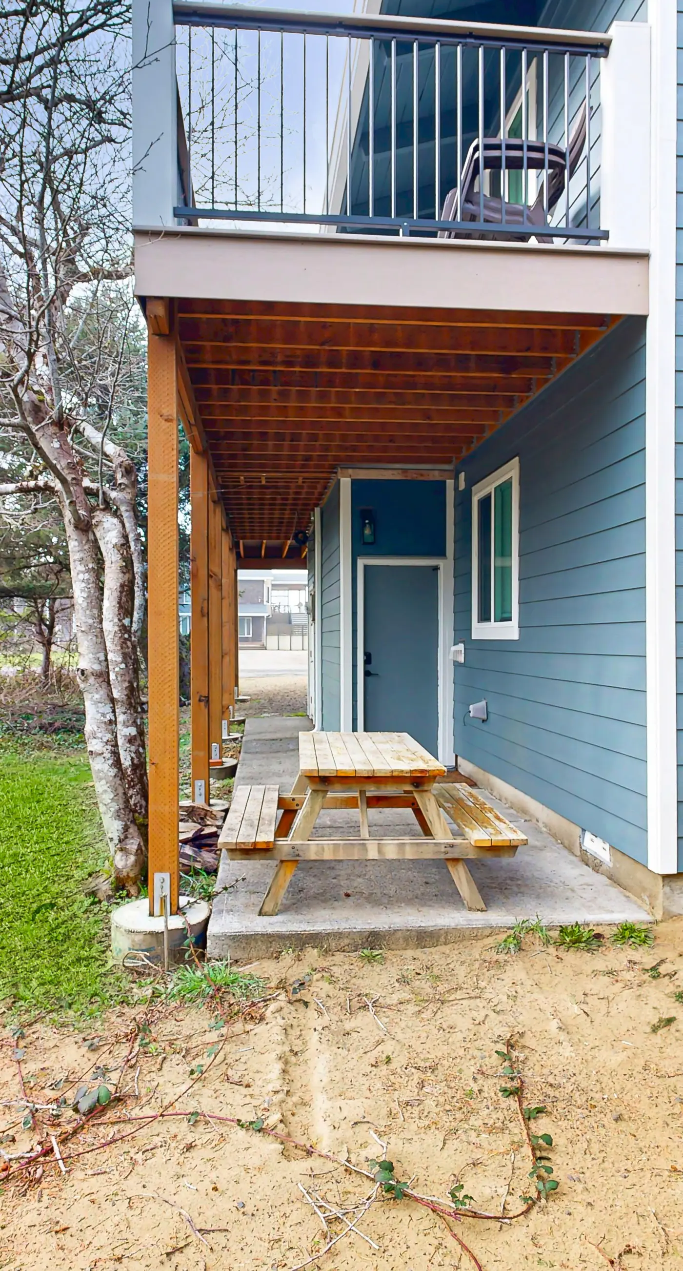 Renovated home near beach access with two kitchens and fireplace dog friendly