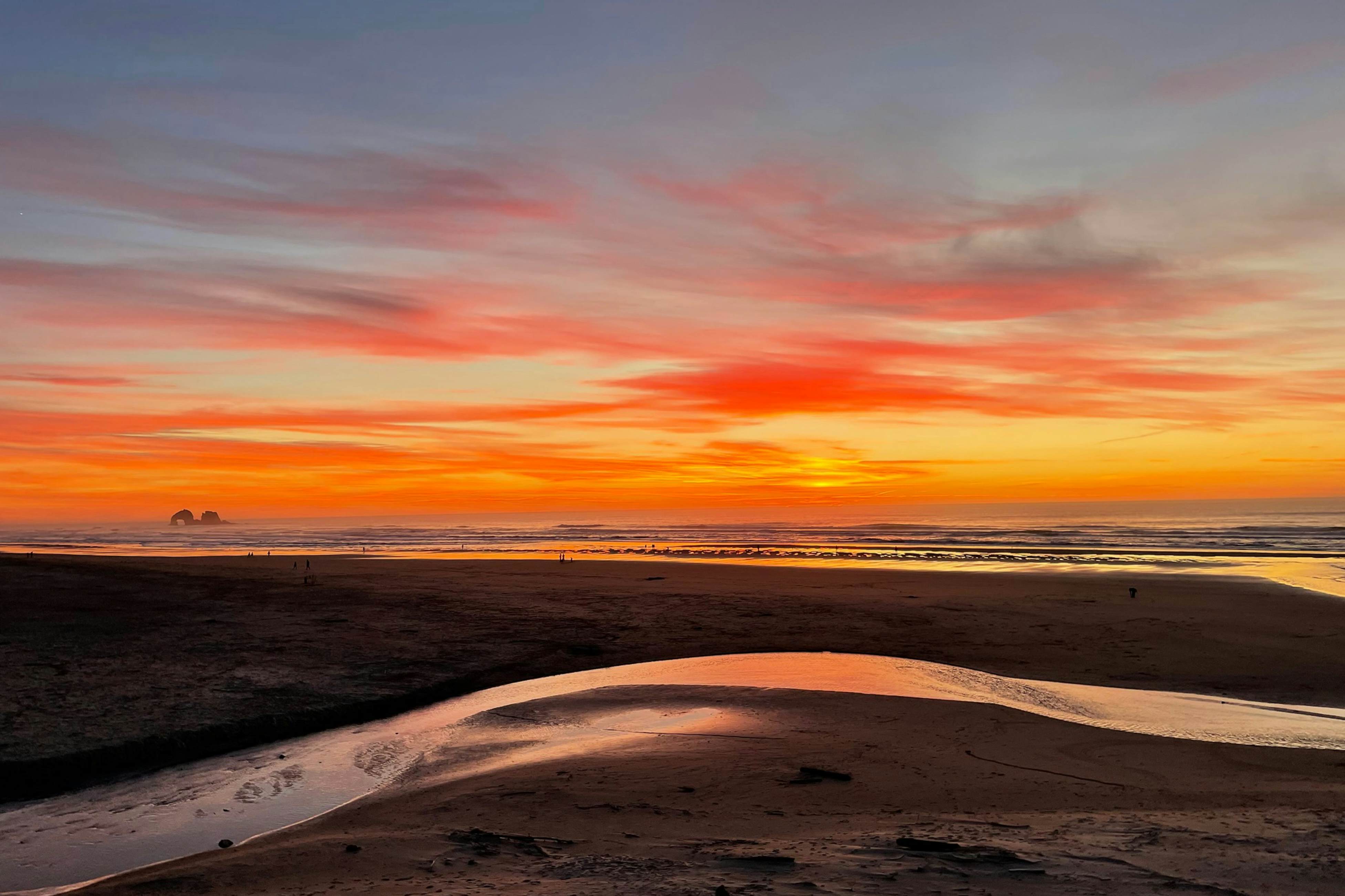 Waterfront condo with furnished balcony ocean views and great location