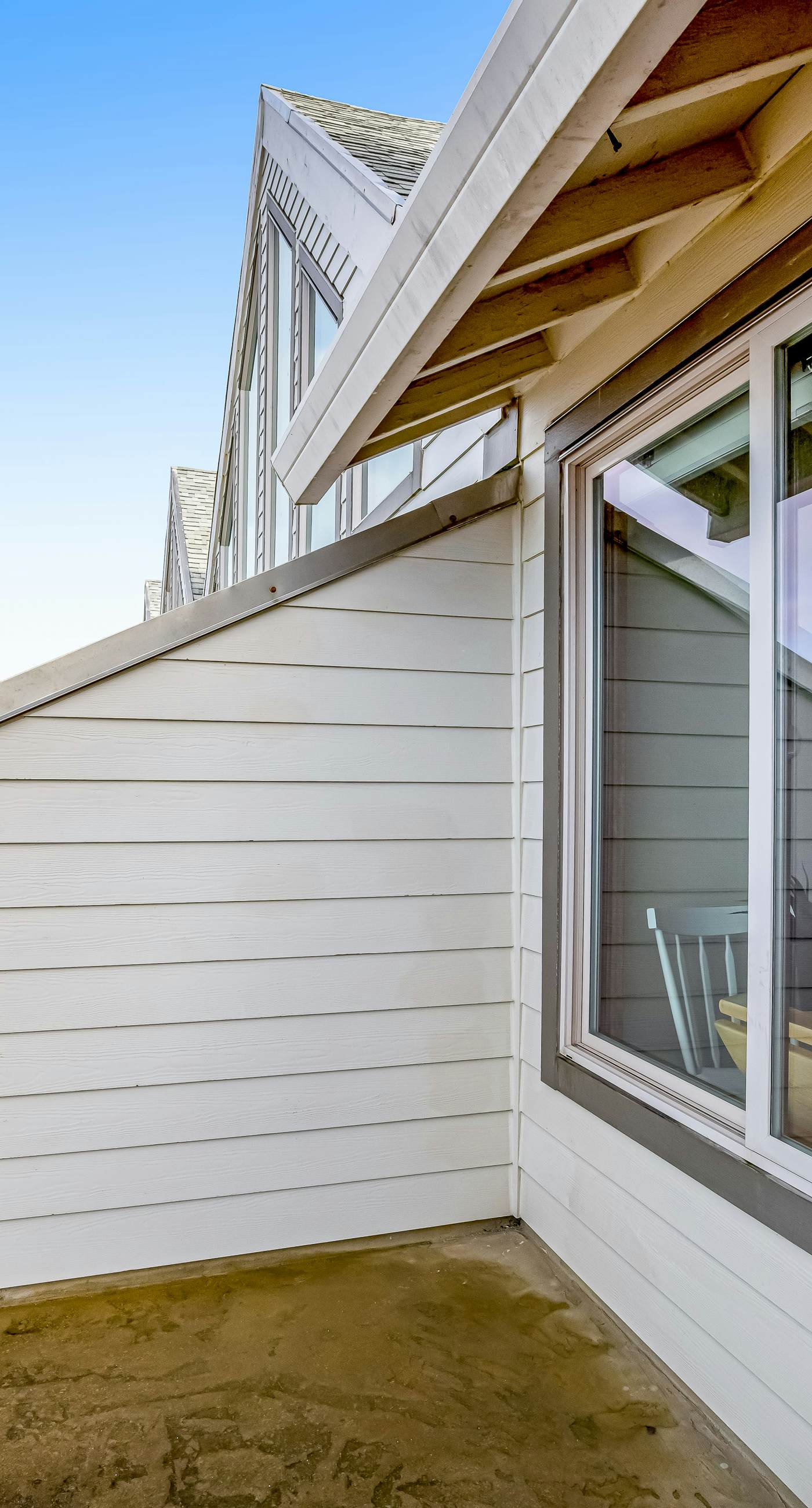 Waterfront condo with furnished balcony ocean views and great location