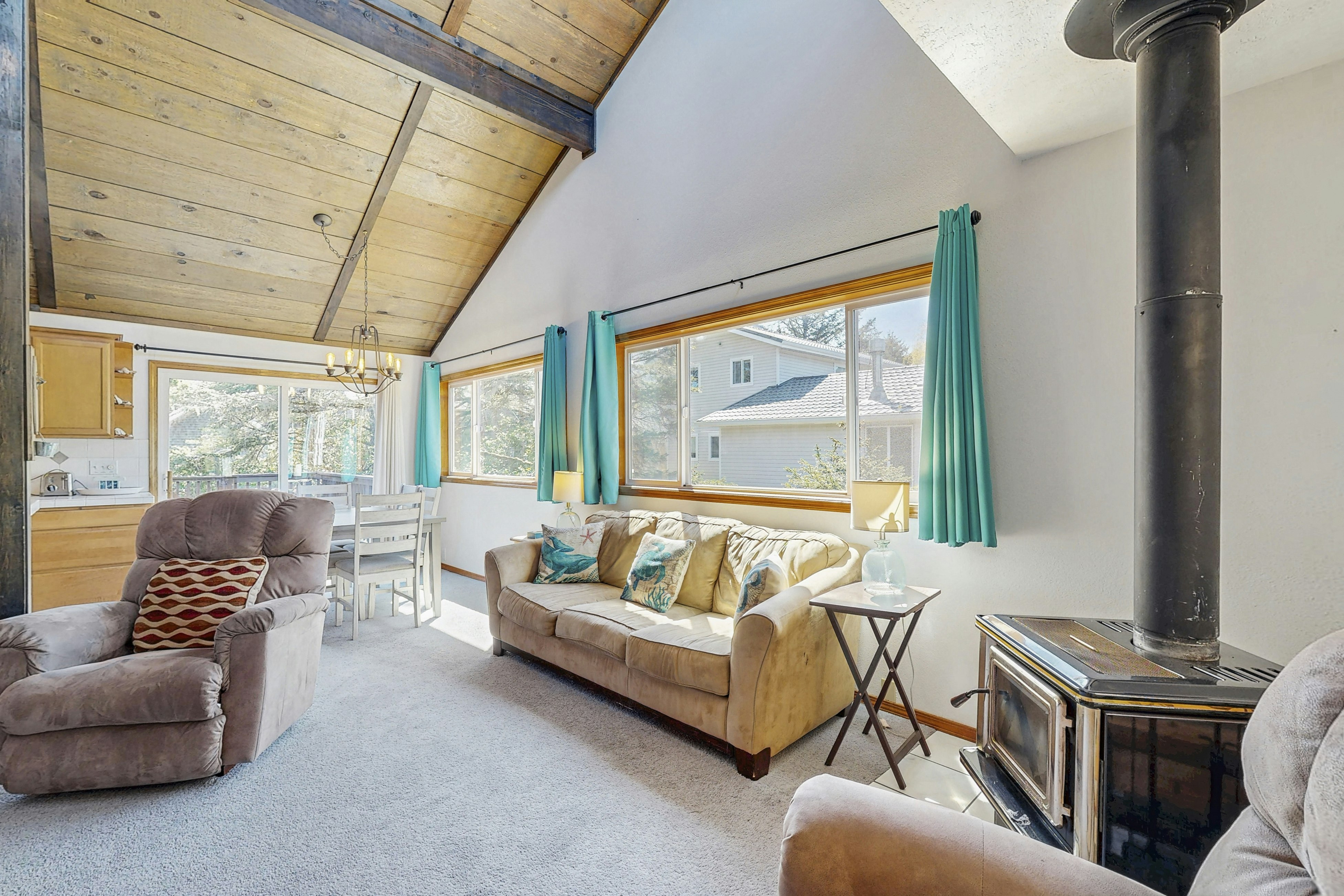 Dog-friendly home near the beach w/ furnished deck, gas grill, & outdoor firepit