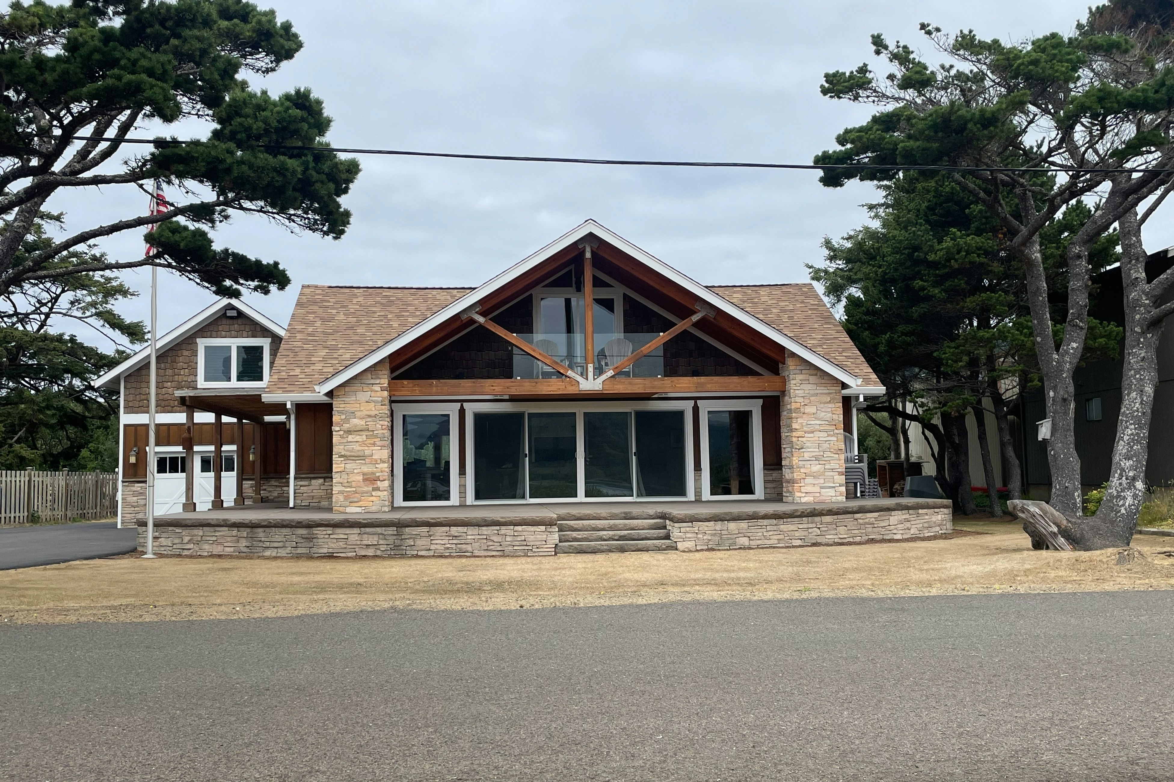 Waterfront home with furnished deck, firepit & amazing views - walk to the beach