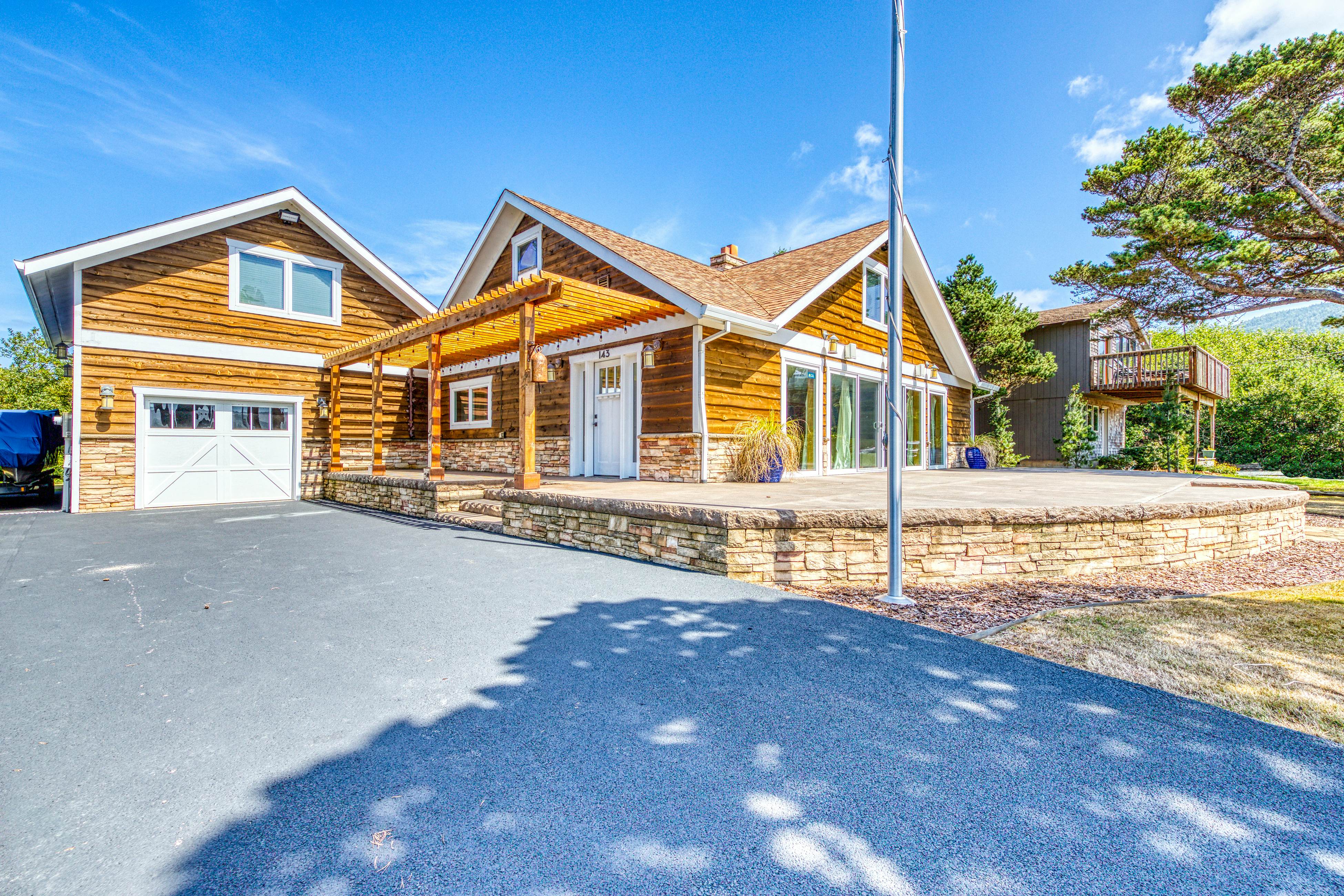 Waterfront home with furnished deck, firepit & amazing views - walk to the beach