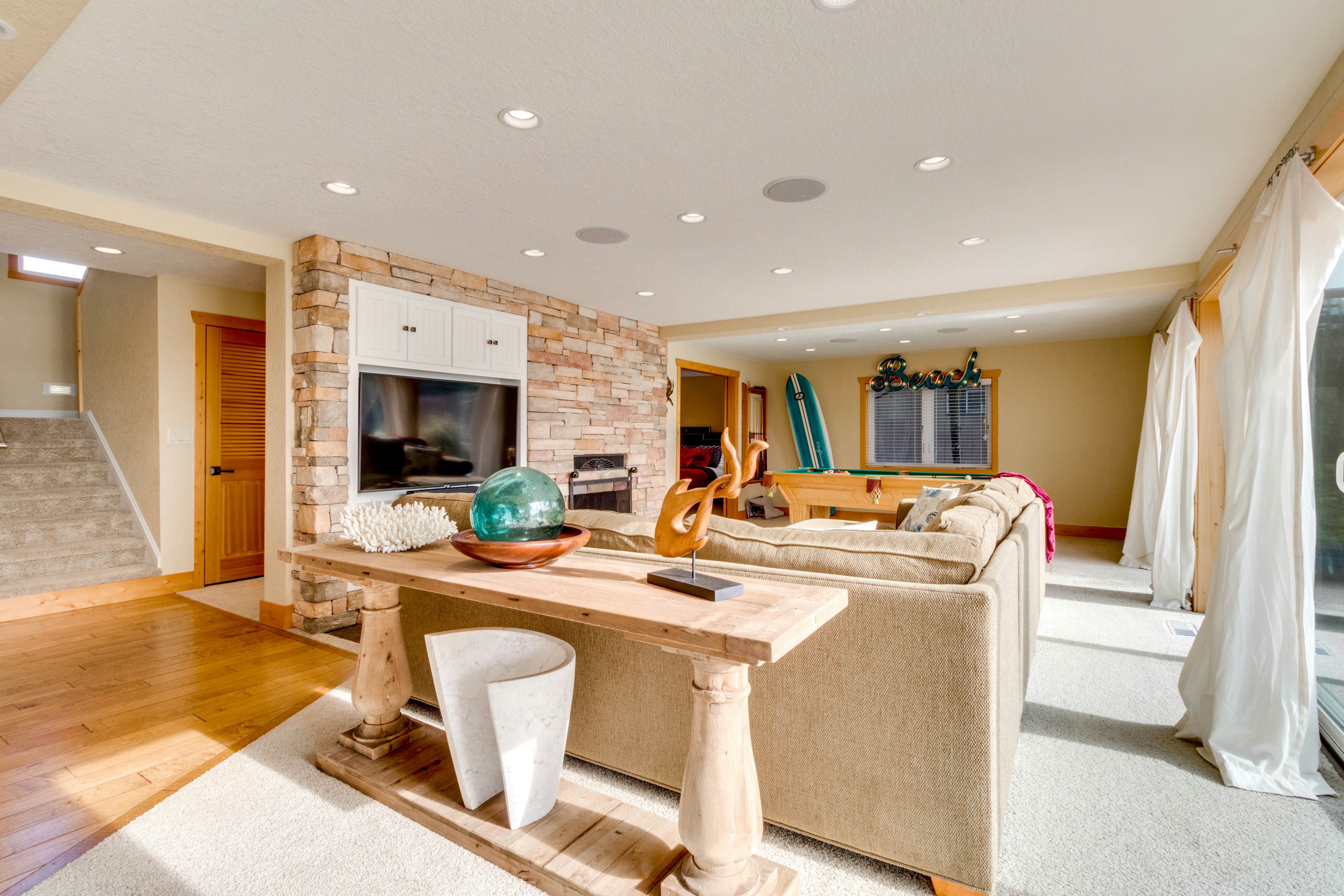 Waterfront home with furnished deck, firepit & amazing views - walk to the beach