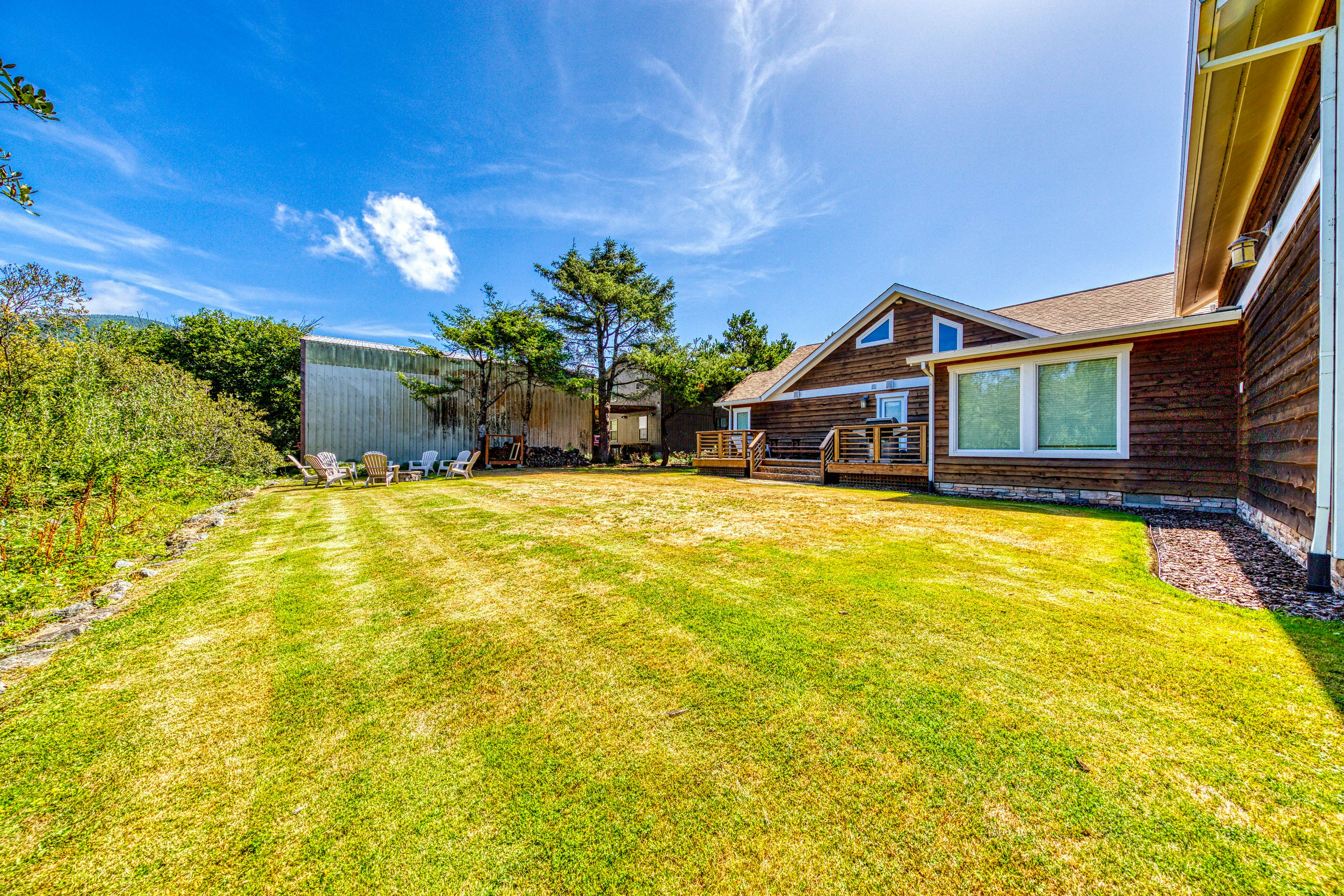 Waterfront home with furnished deck, firepit & amazing views - walk to the beach