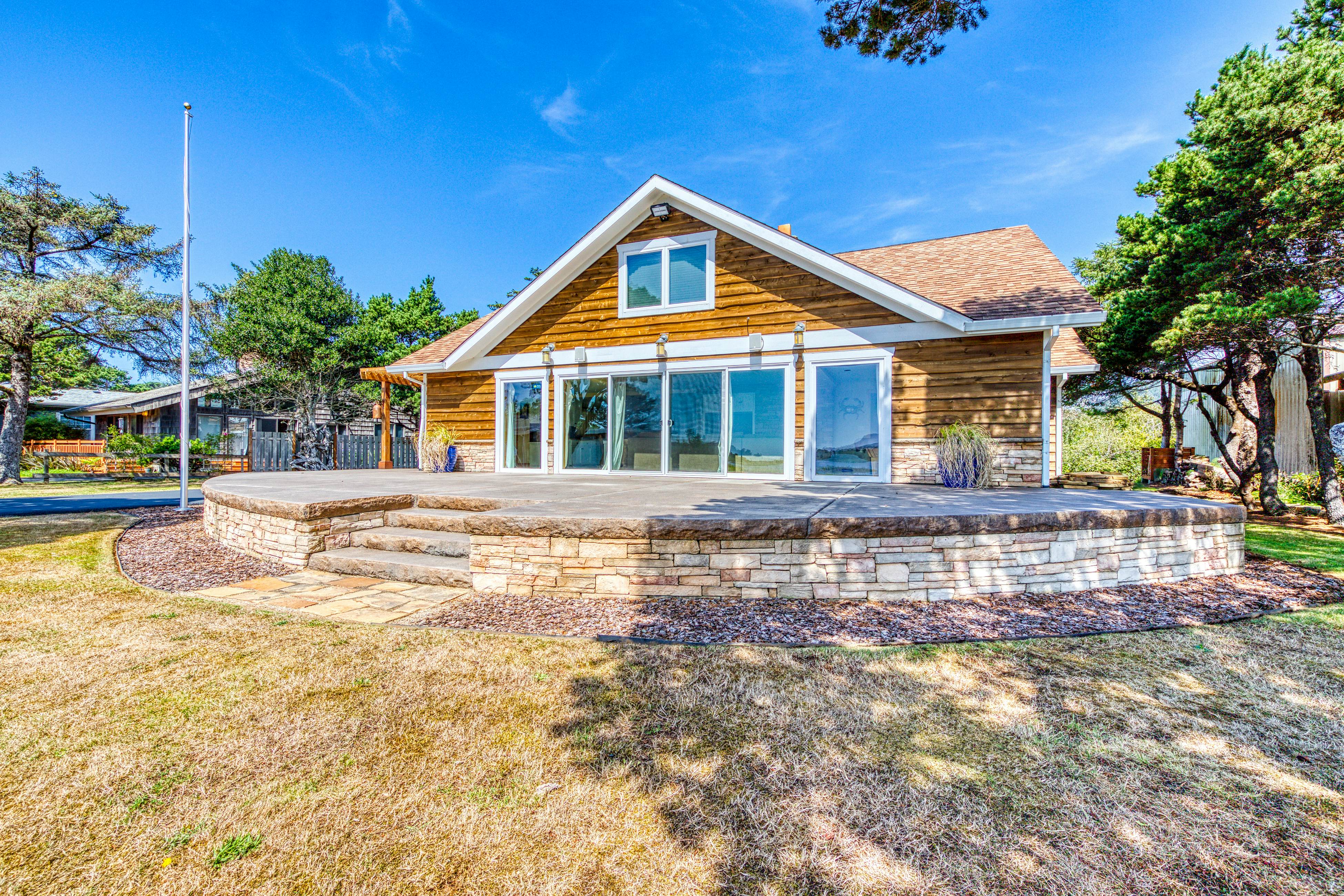 Waterfront home with furnished deck, firepit & amazing views - walk to the beach