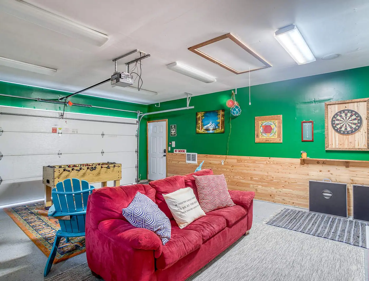 Inviting house near the beach with private hot tub and game room