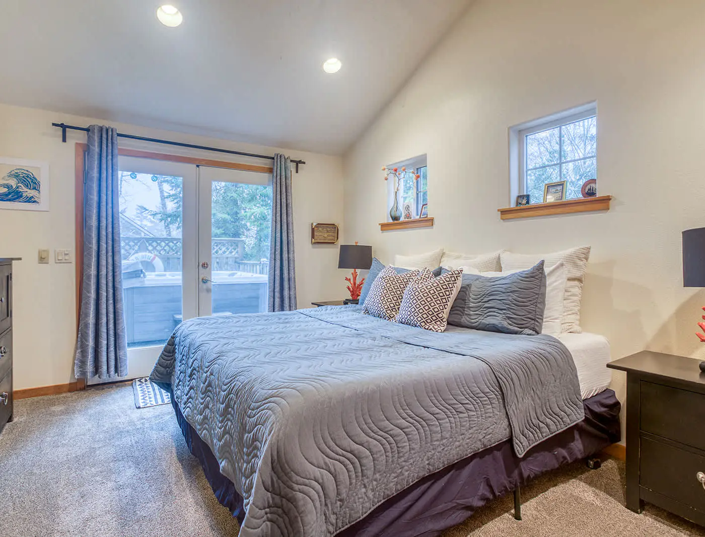 Inviting house near the beach with private hot tub and game room