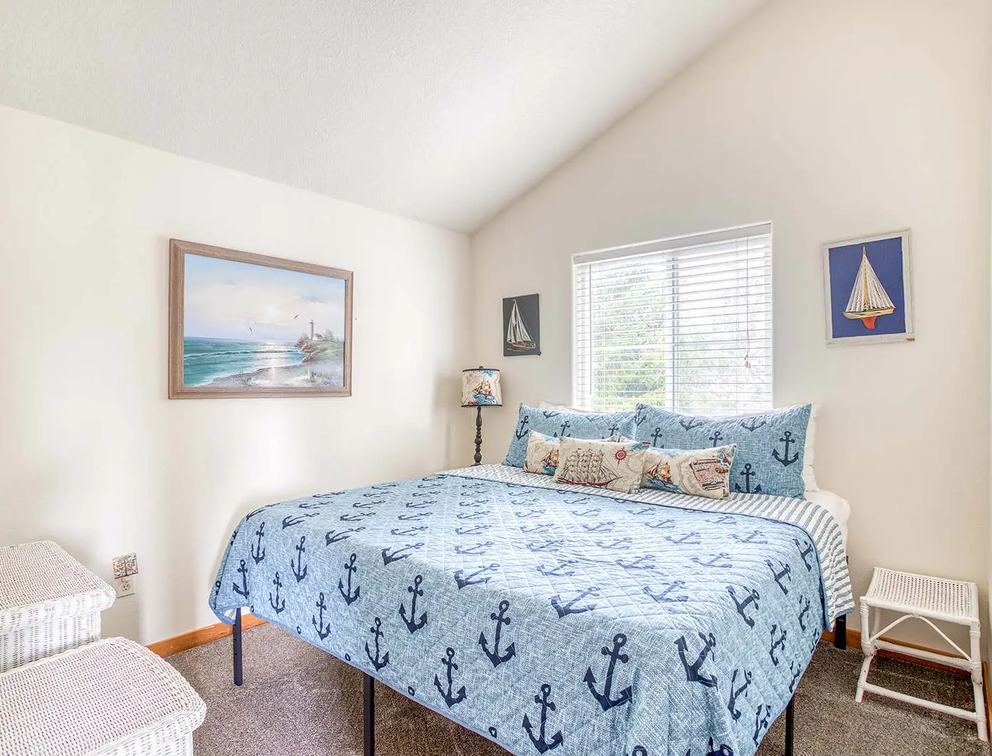 Inviting house near the beach with private hot tub and game room