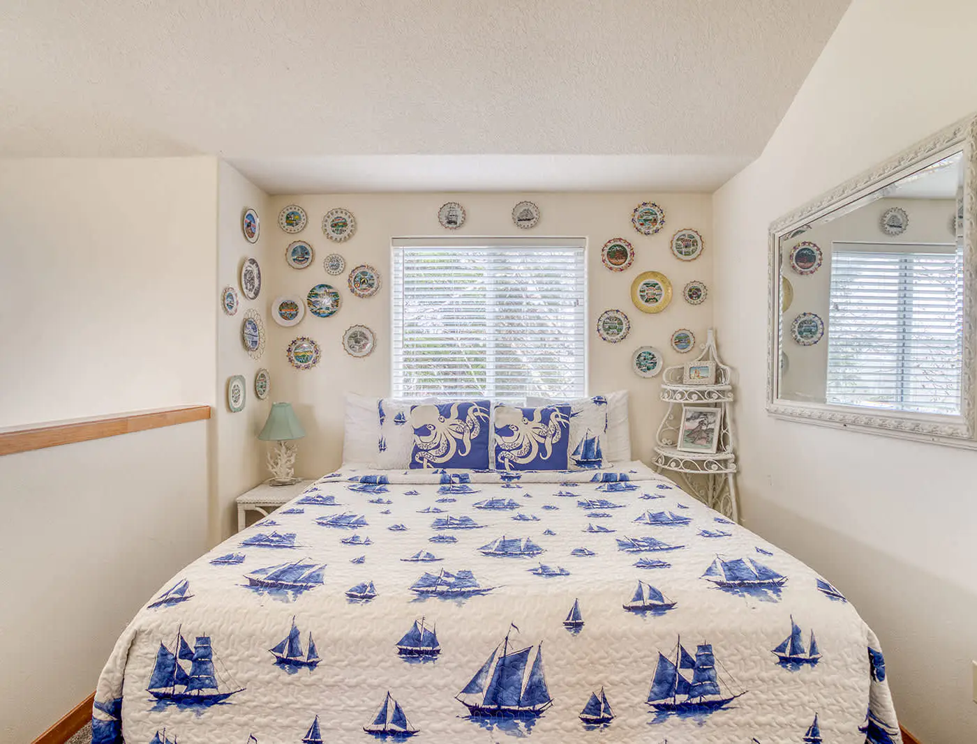 Inviting house near the beach with private hot tub and game room