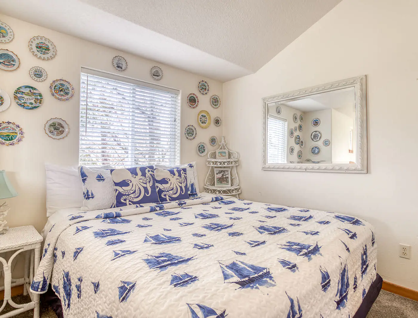 Inviting house near the beach with private hot tub and game room