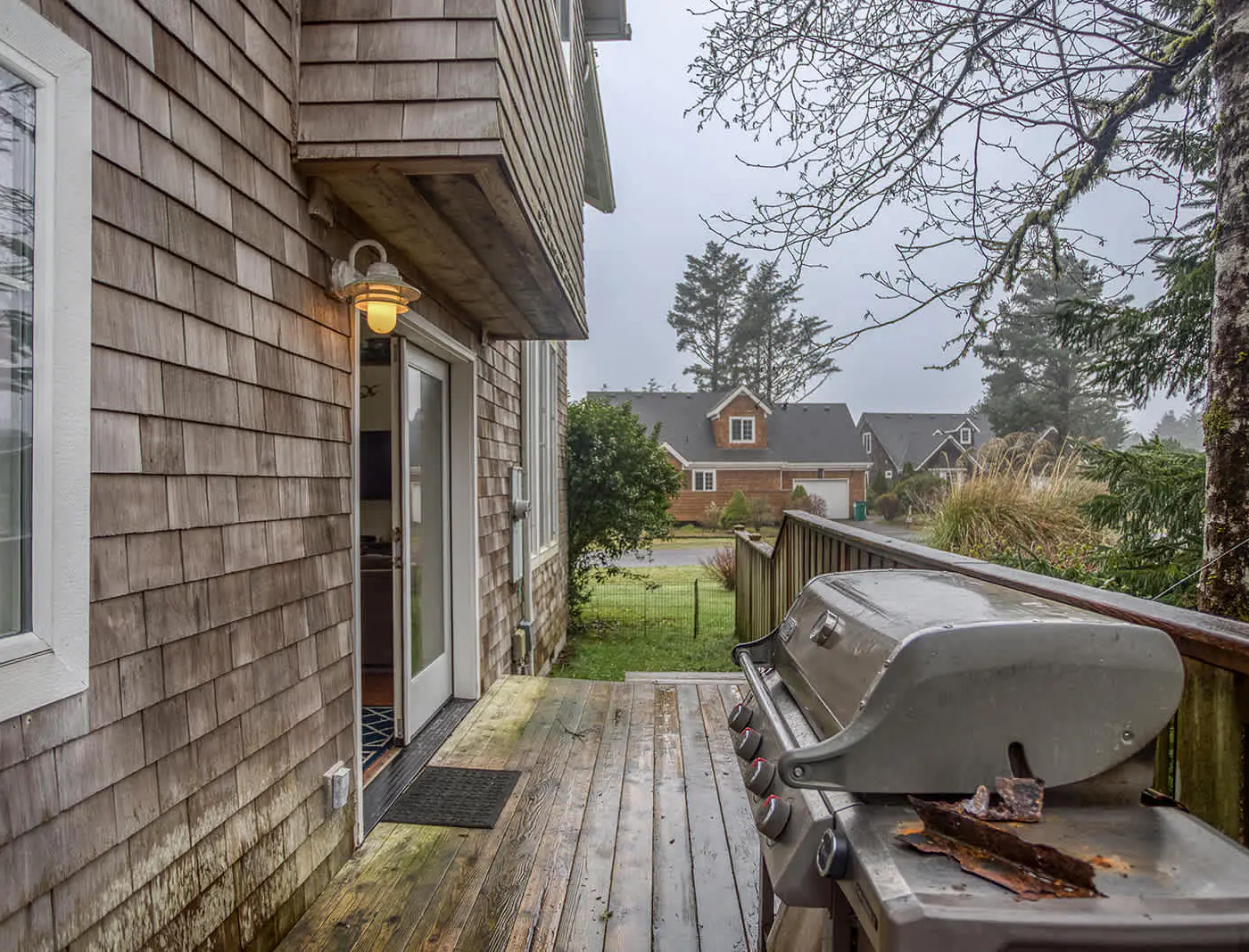 Inviting house near the beach with private hot tub and game room
