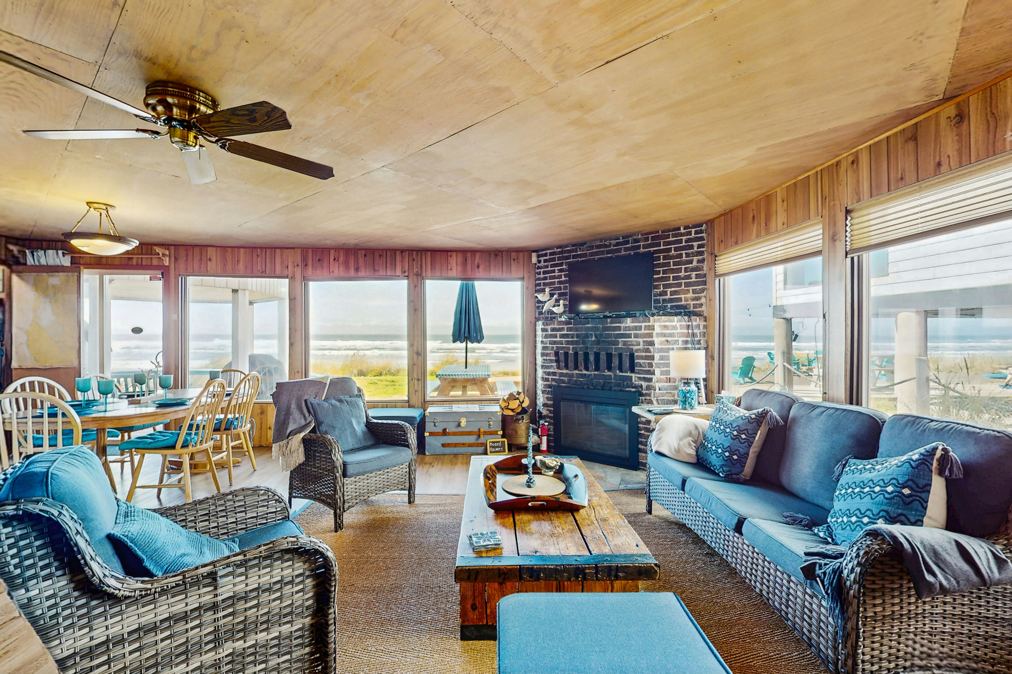 Dog-friendly oceanfront house with sweeping ocean views & wood-burning fireplace