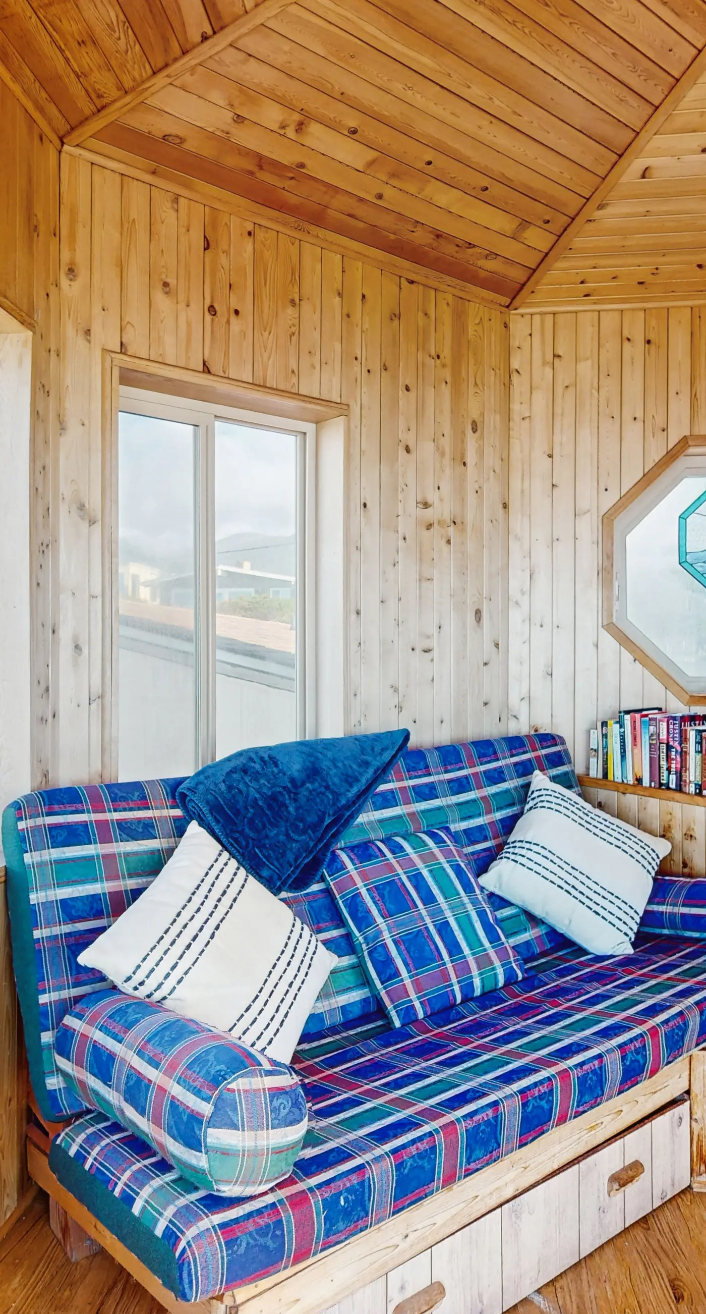 Dog friendly oceanfront house with sweeping ocean views and wood burning fireplace