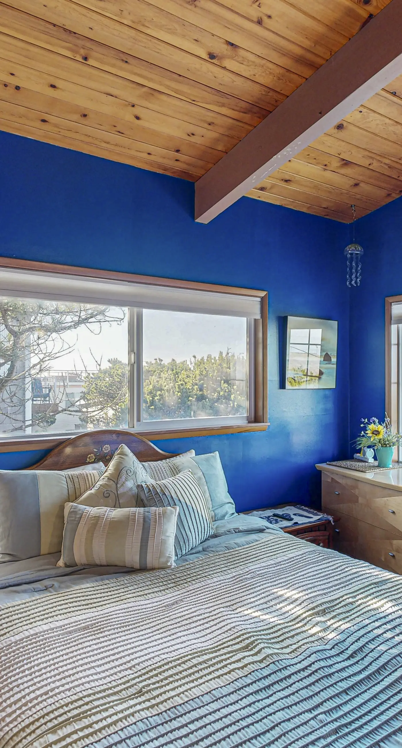 Ocean and Lake View Home with Private Hot Tub 1 2 Block to Beach Dogs OK