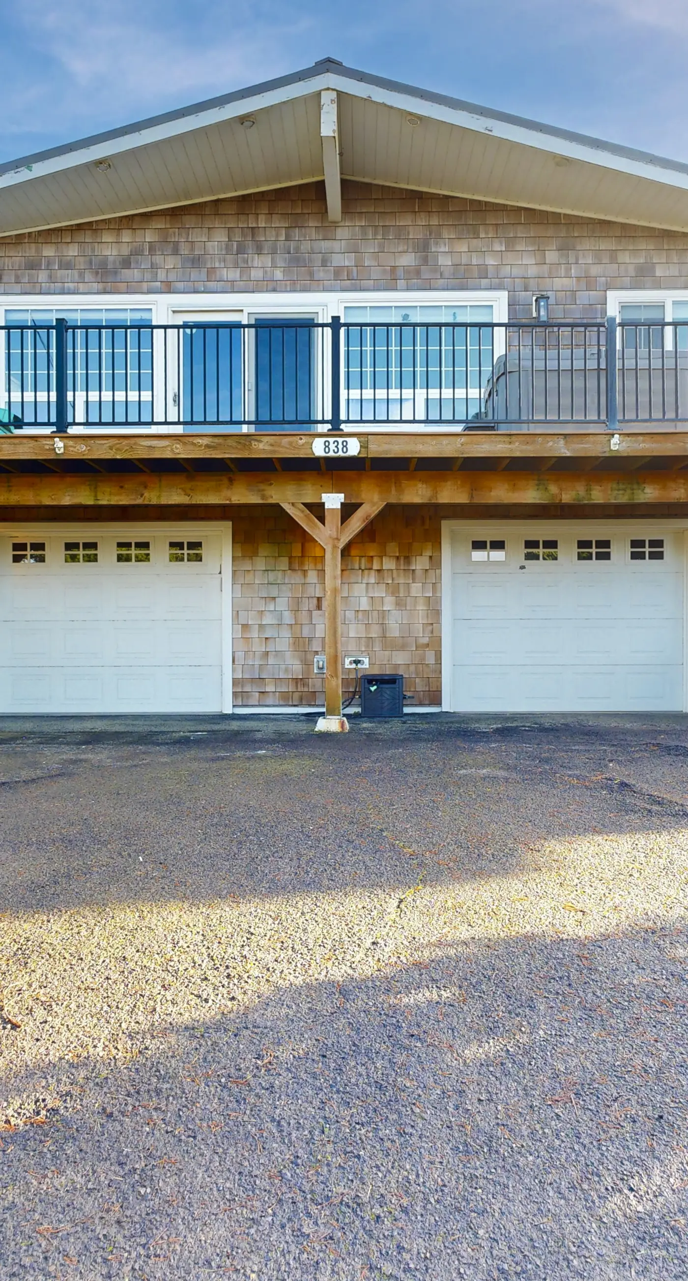 Ocean and Lake View Home with Private Hot Tub 1 2 Block to Beach Dogs OK