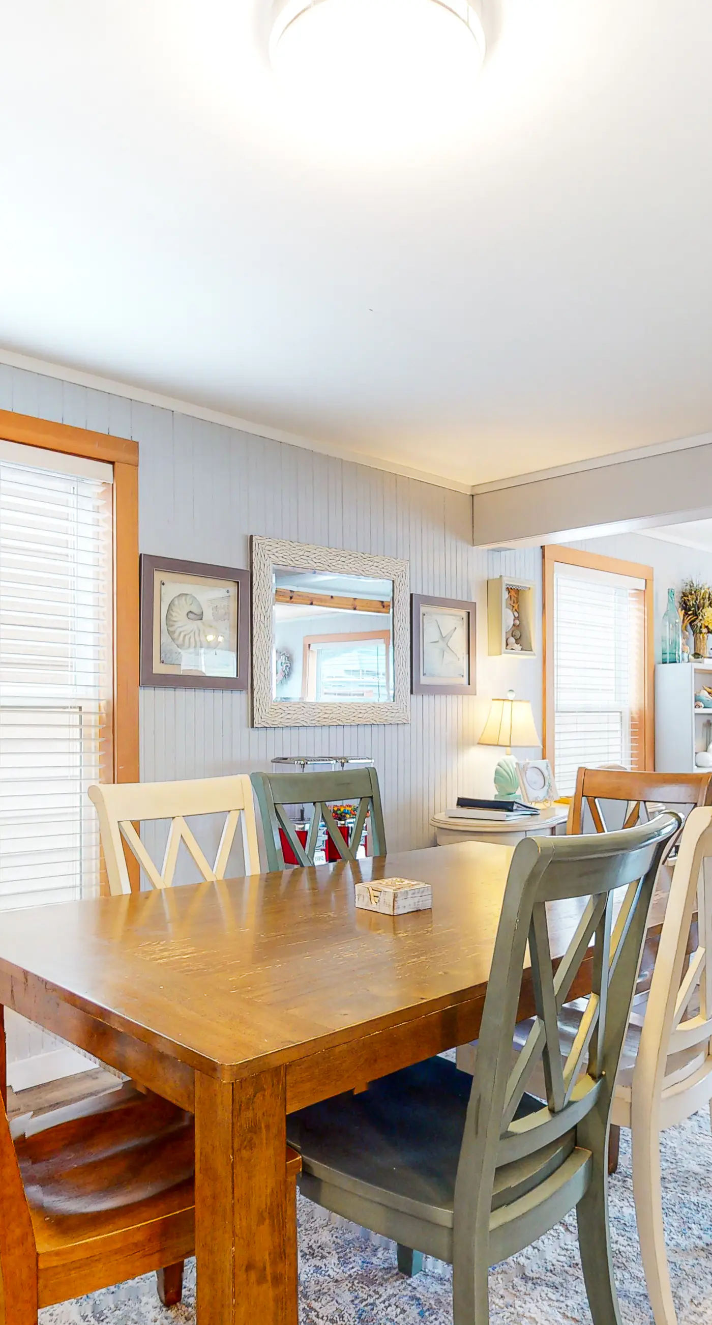 Dog Friendly Cottage with Private Hot Tub Close to Beach and Downtown