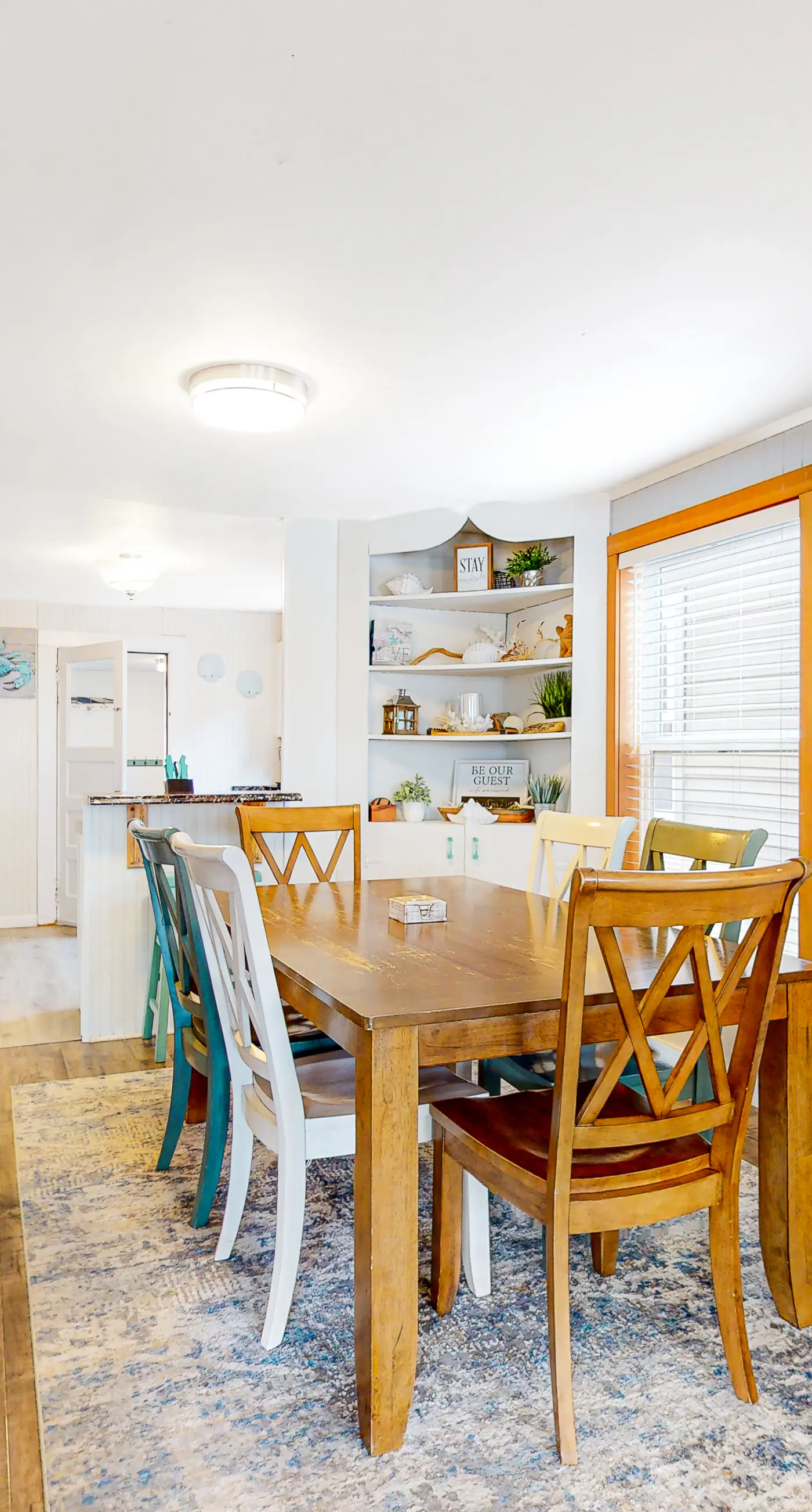 Dog Friendly Cottage with Private Hot Tub Close to Beach and Downtown