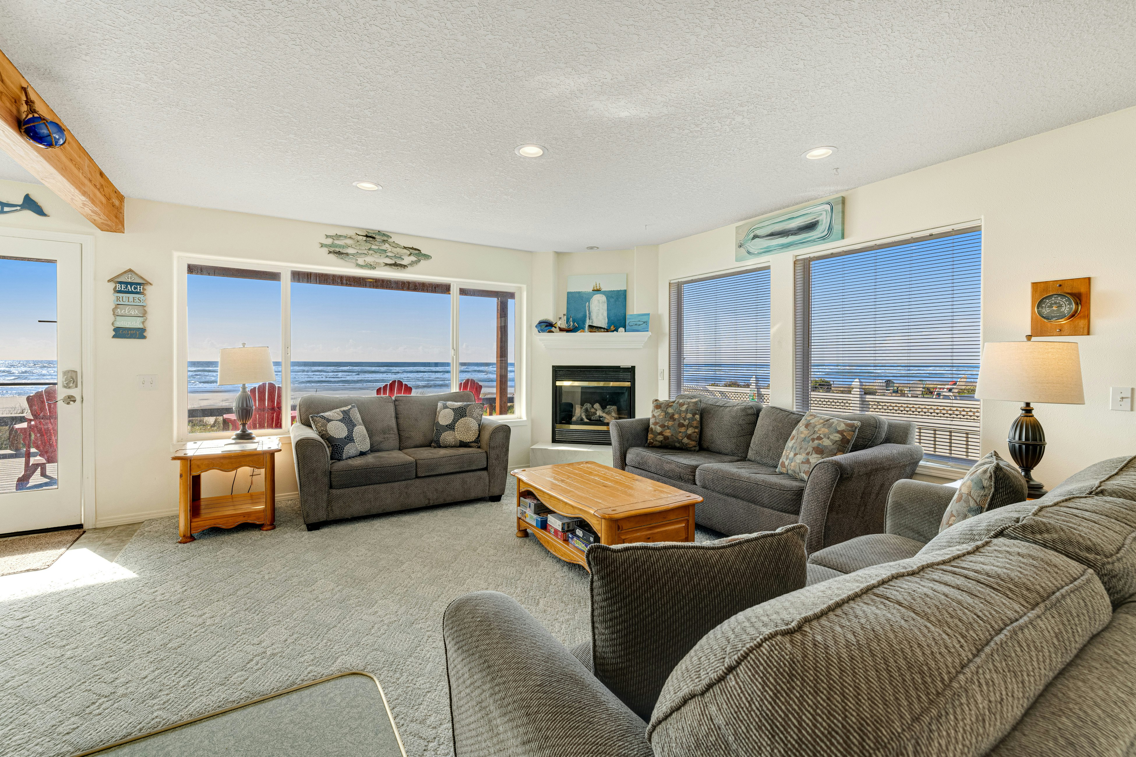 Dog-friendly, waterfront rental - just steps from the beach & restaurants