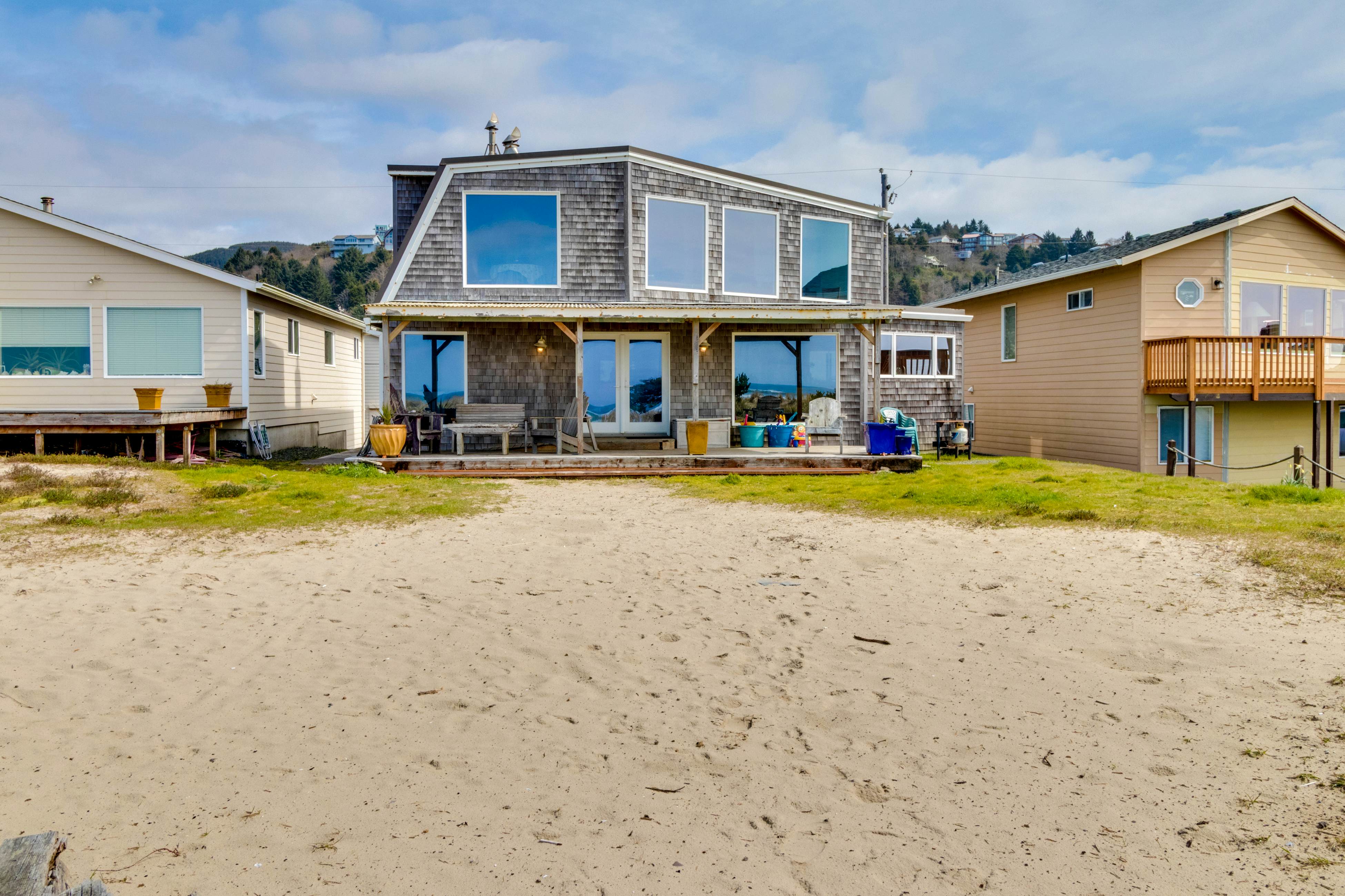Oceanfront, dog-friendly beach house with game room & plenty of room