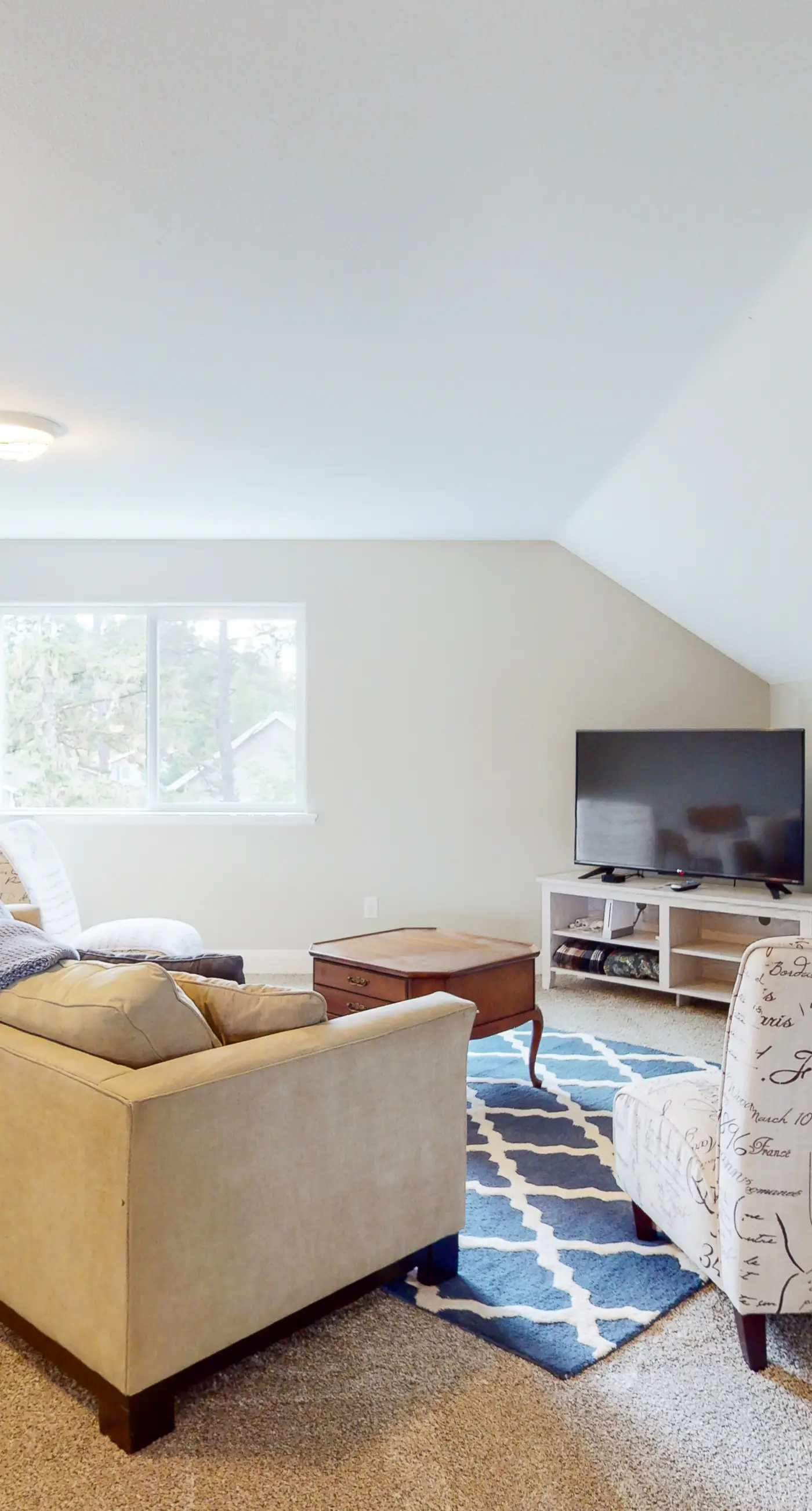 Dog friendly home near the beach with hot tub WiFi Ping Pong and foosball