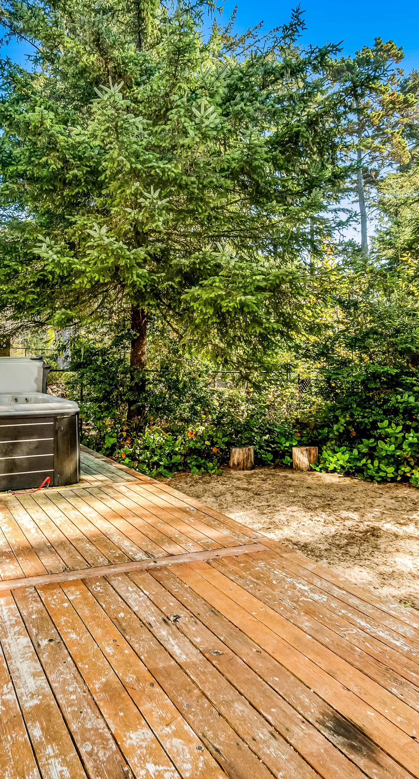 Dog friendly home near the beach with hot tub WiFi Ping Pong and foosball