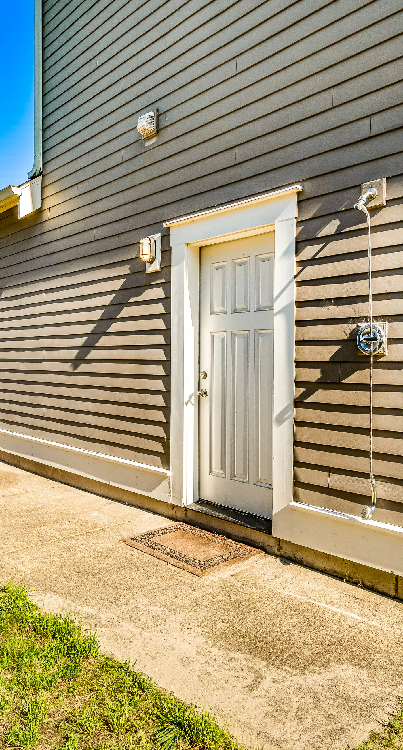 Dog friendly home near the beach with hot tub WiFi Ping Pong and foosball