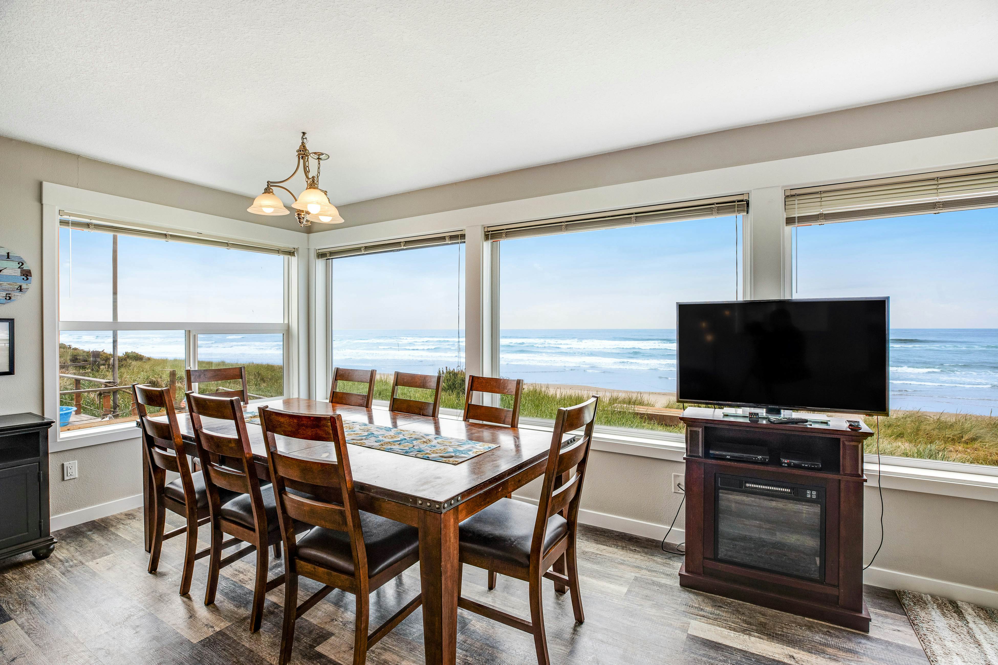 Oceanfront, Dog-Friendly Home with Free WiFi - Perfect for a Family Beach Trip