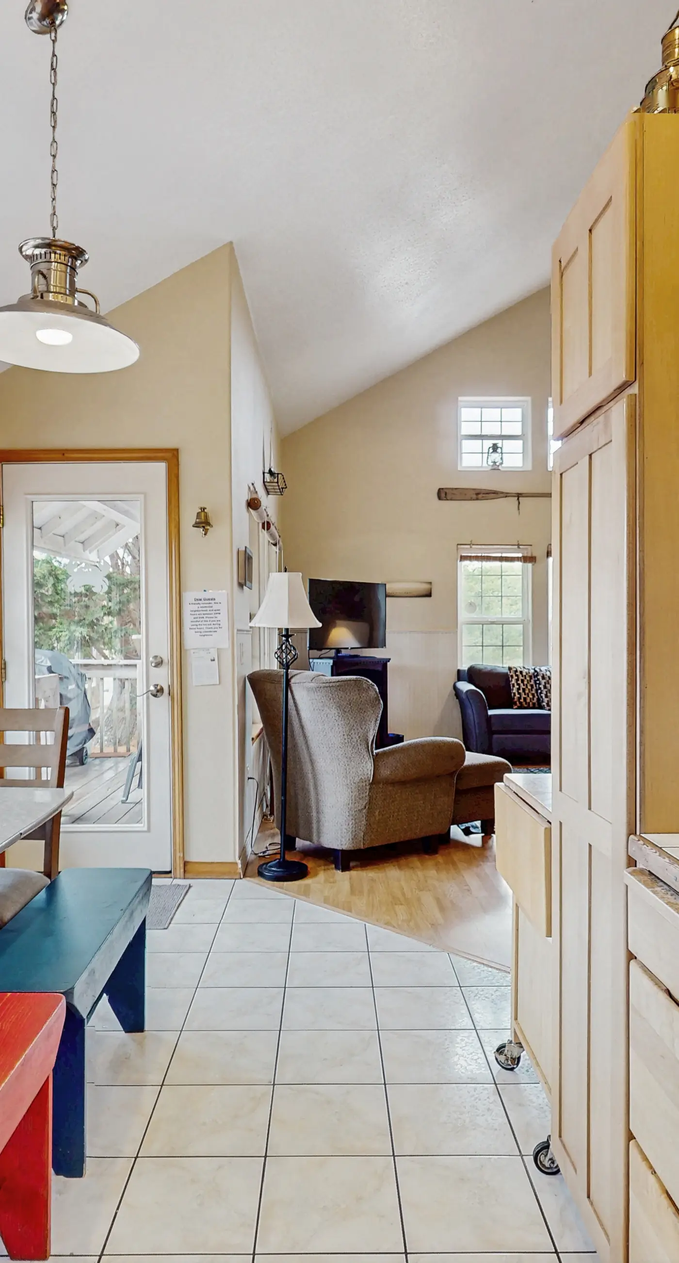 Sunny Beach House with Private Hot Tub Firepit and Tons of Space Dogs OK