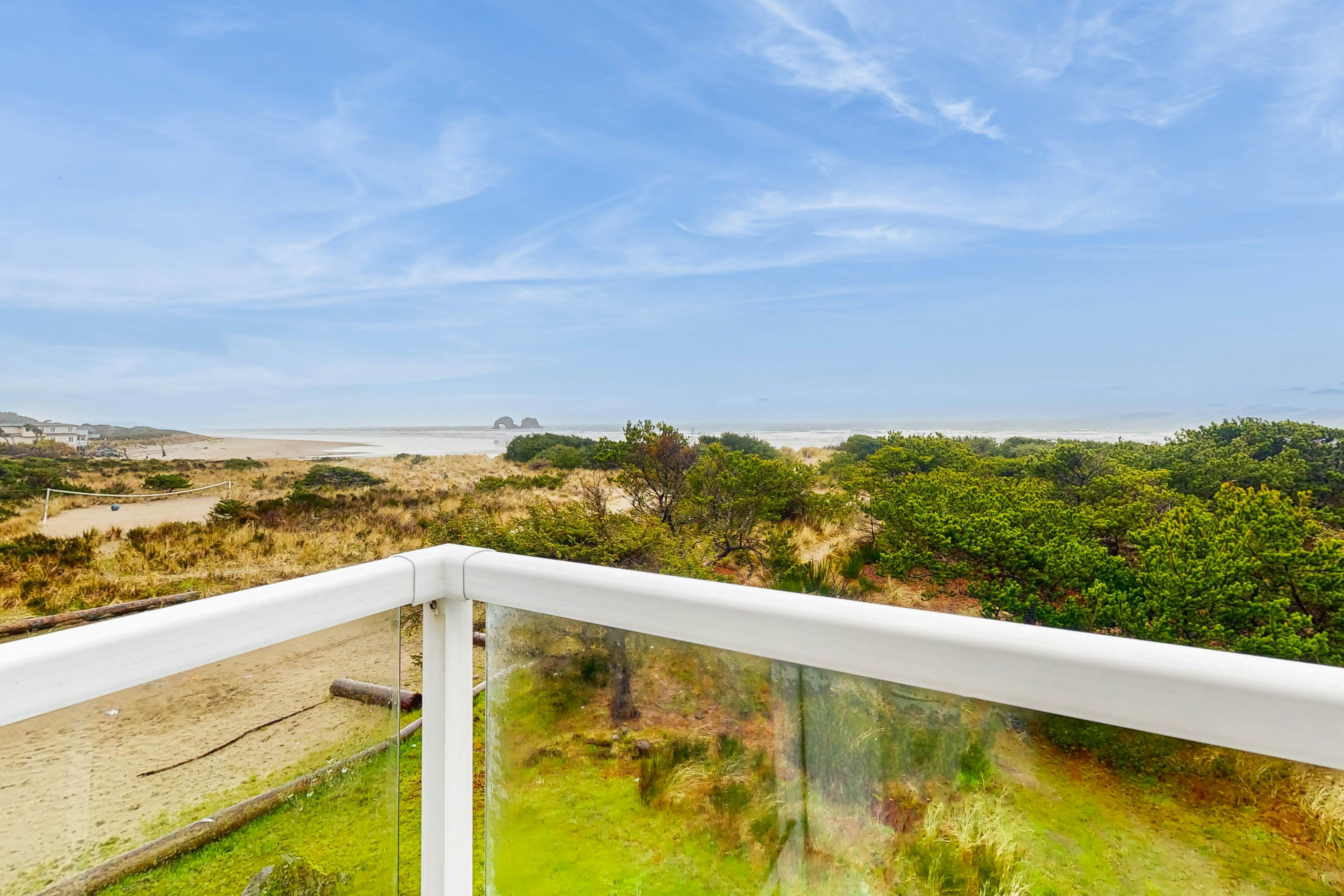 Luxurious Oceanfront House w/ Ocean Views & Beach Access - Dogs OK